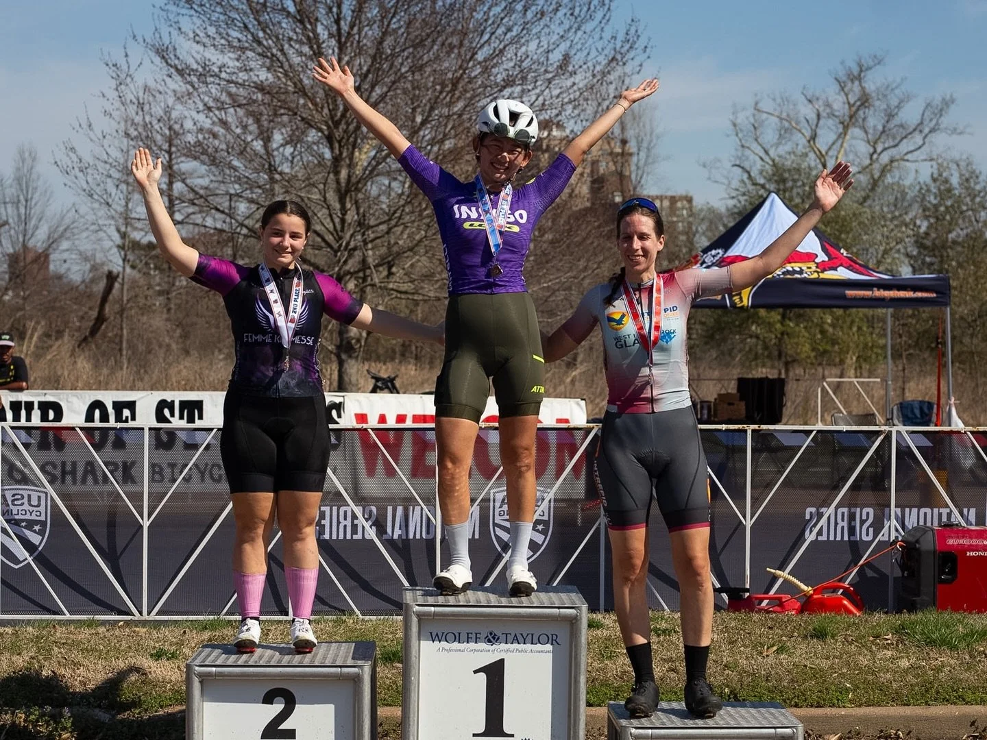 First race of the season and we&rsquo;re already making moves 👾

Maggie takes the win 🥇 and Morgan powers through for 3rd in the field sprint. @bigsharkbicycleco Tour of St. Louis brought the heat&mdash;literally and the wind but the whole squad sh