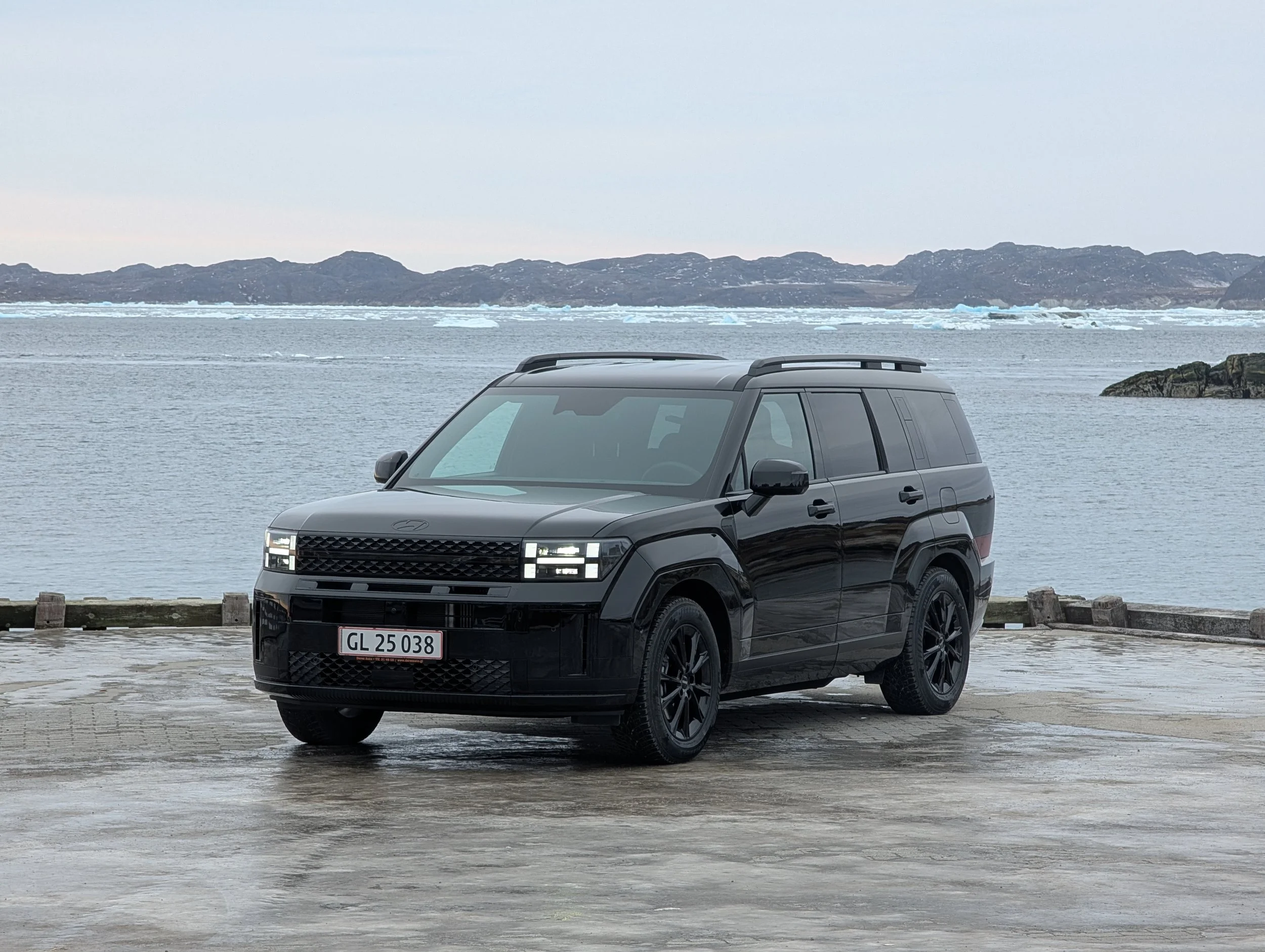 Black SUV 3.jpg