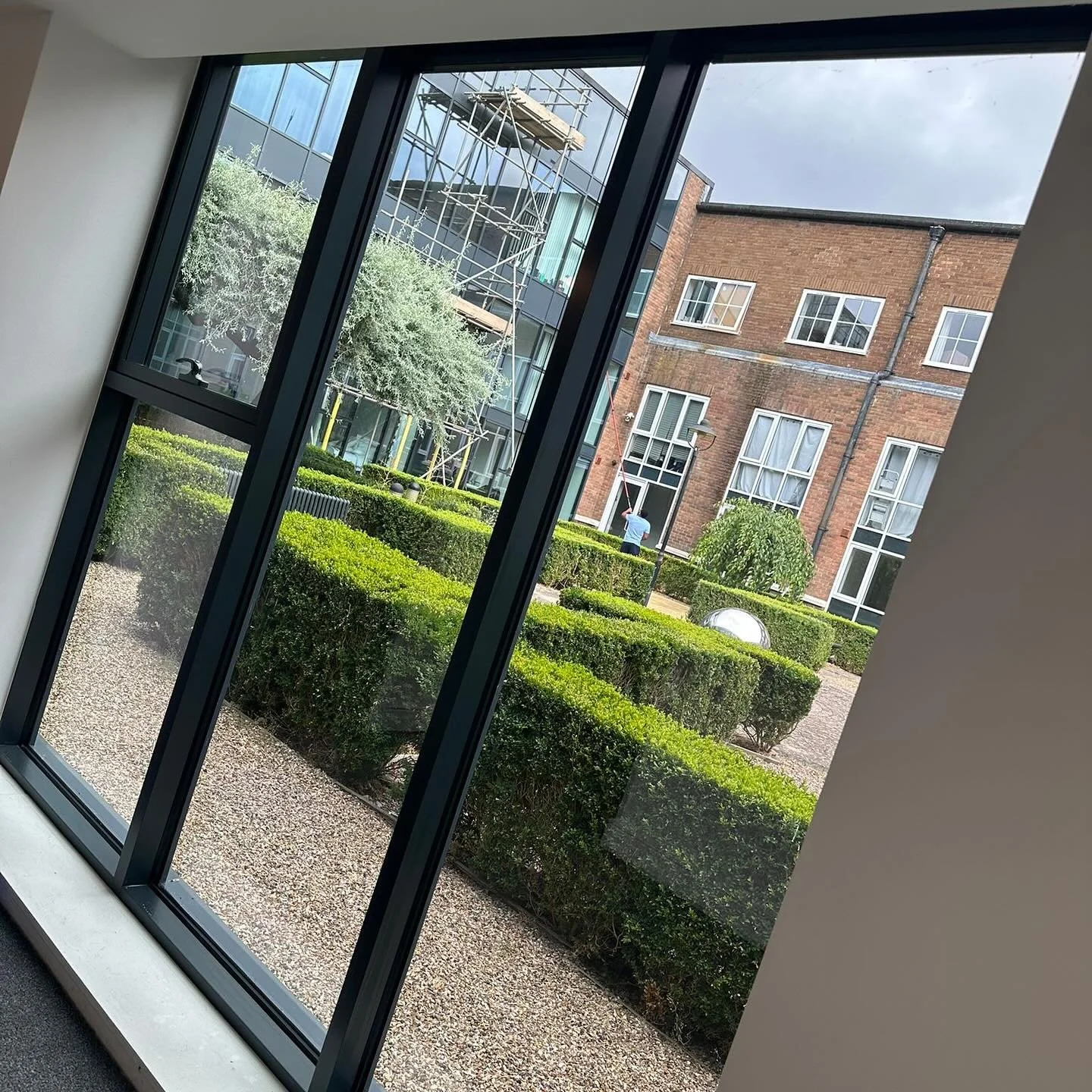 Communal areas all cleaned internally and externally #windowcleaner #saunderton #highwycombe