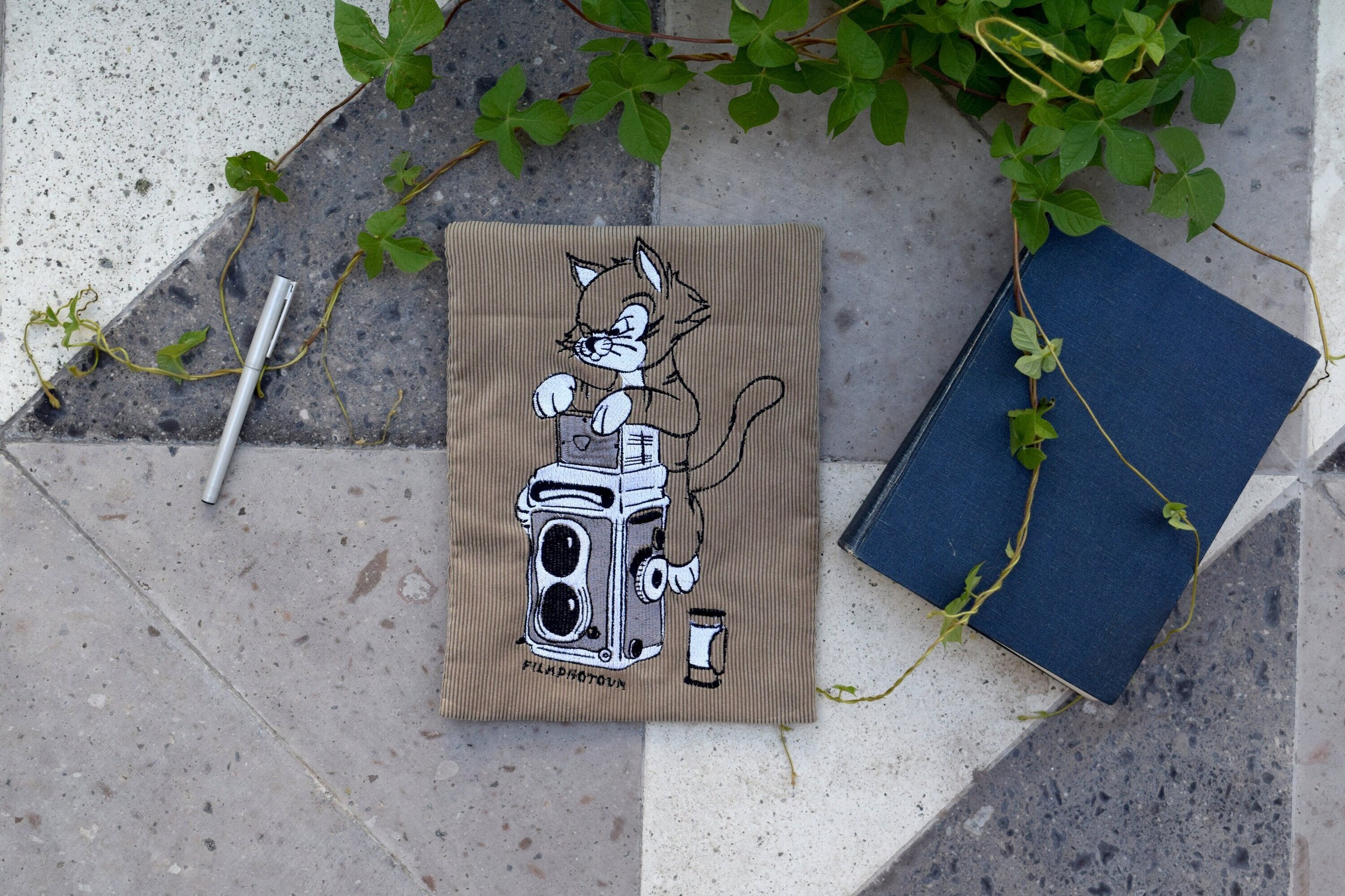 https://i.etsystatic.com/24554828/r/il/9a477d/5231729385/il_fullxfull.5231729385_vn7d.jpg