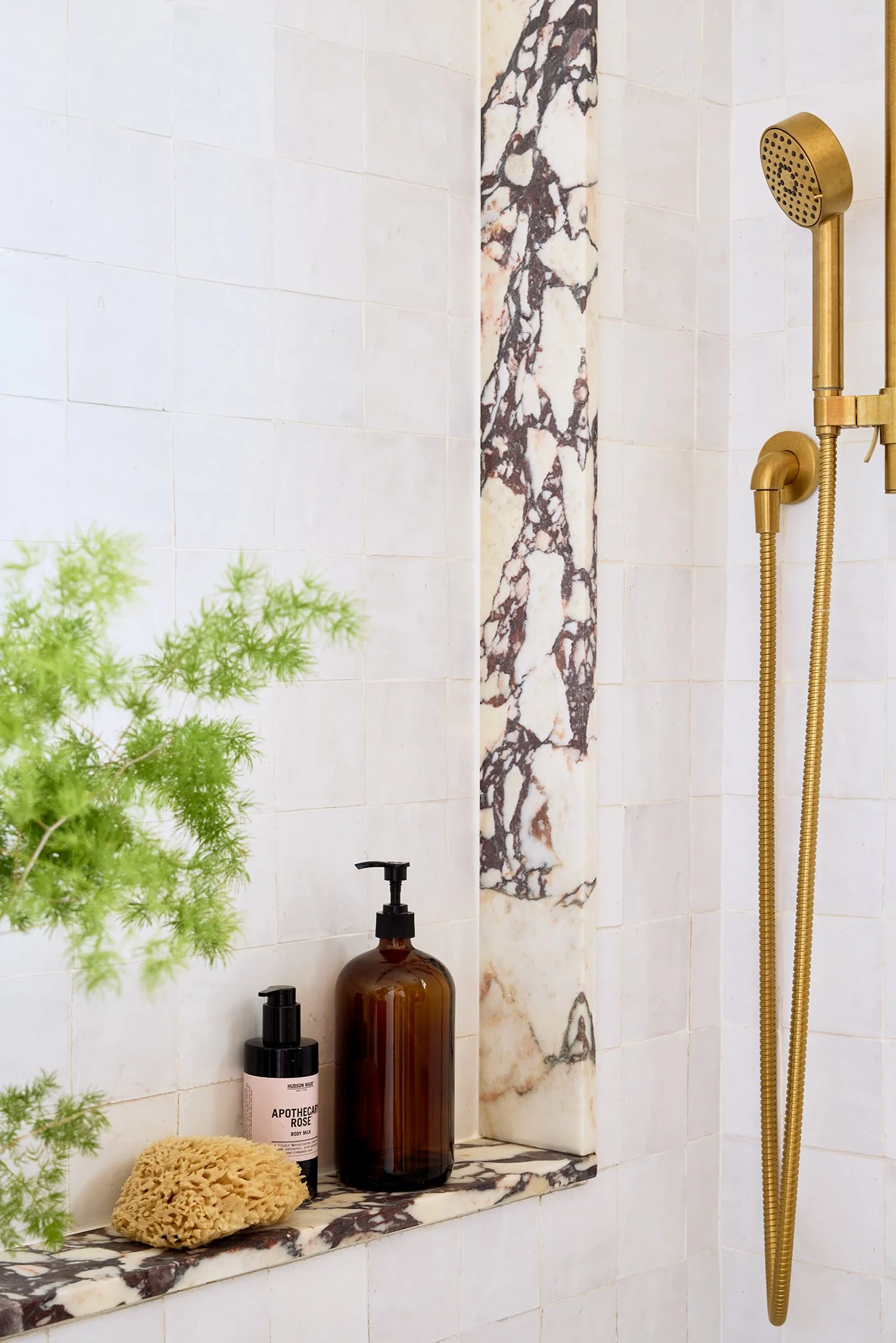 CKB_COLLECTIVE_Pink_Bathroom_Dana_Gallagher018.jpg