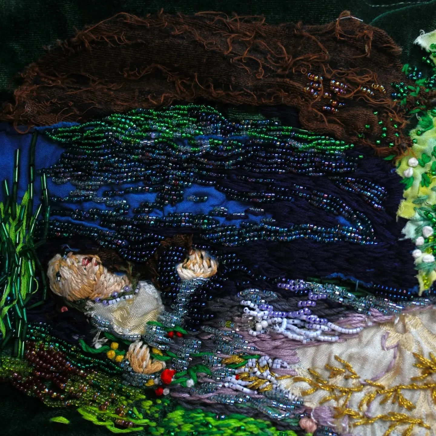 New profile picture- this is a higher quality detail photo of my Ophelia bodice than what I originally posted here.

 #ophelia #embroidery #beadwork #beadedembroidery #textiles #textileartist #textileart #embroidery