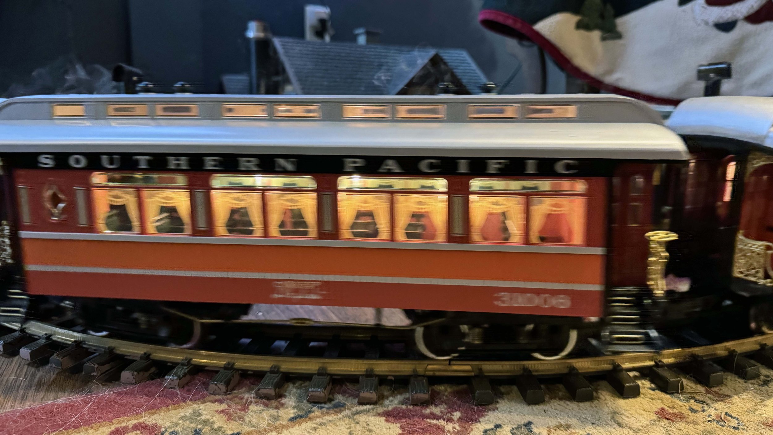 SP Daylight coach.jpg