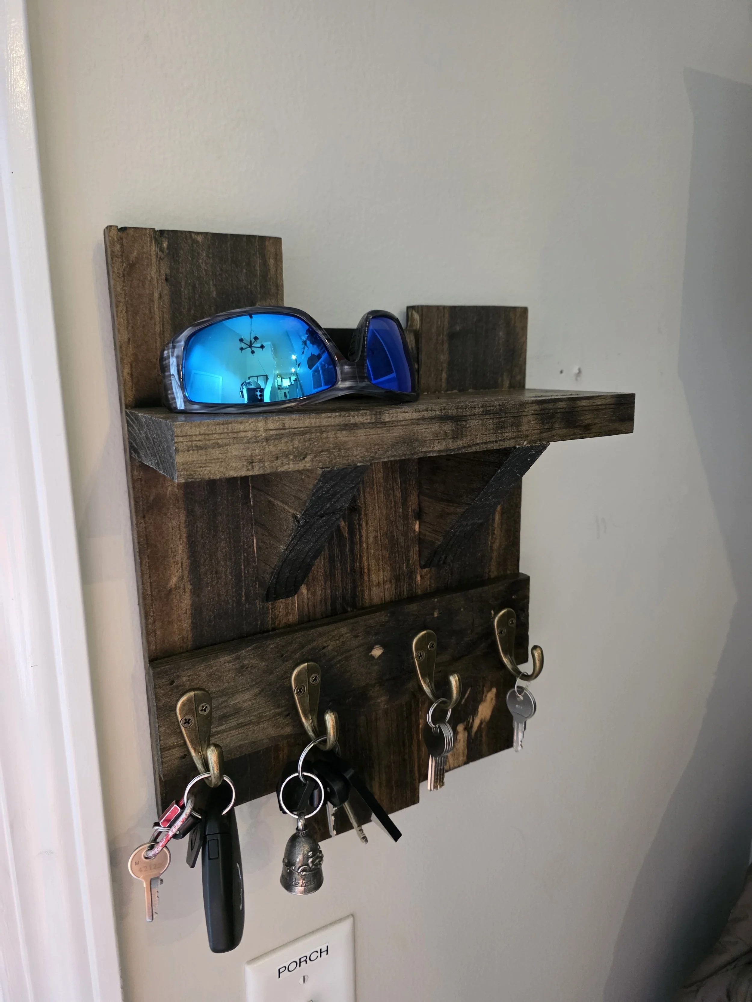Keyhook Shelf