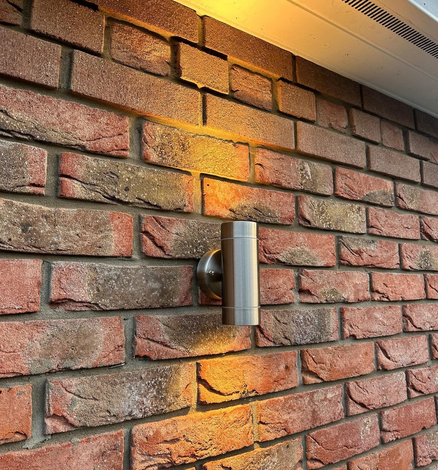 Up &amp; Down Lights Fitted a Few Weeks Back 😍

Need An Upgraded Consumer Unit Or Any Electrical Work? 

Call Snow Electrical for a FREE quote on 07780375250

#fusebox #SchneiderElectric #rewire #EICR #cpfusebox 
#snowelectrical #clacton #electricia