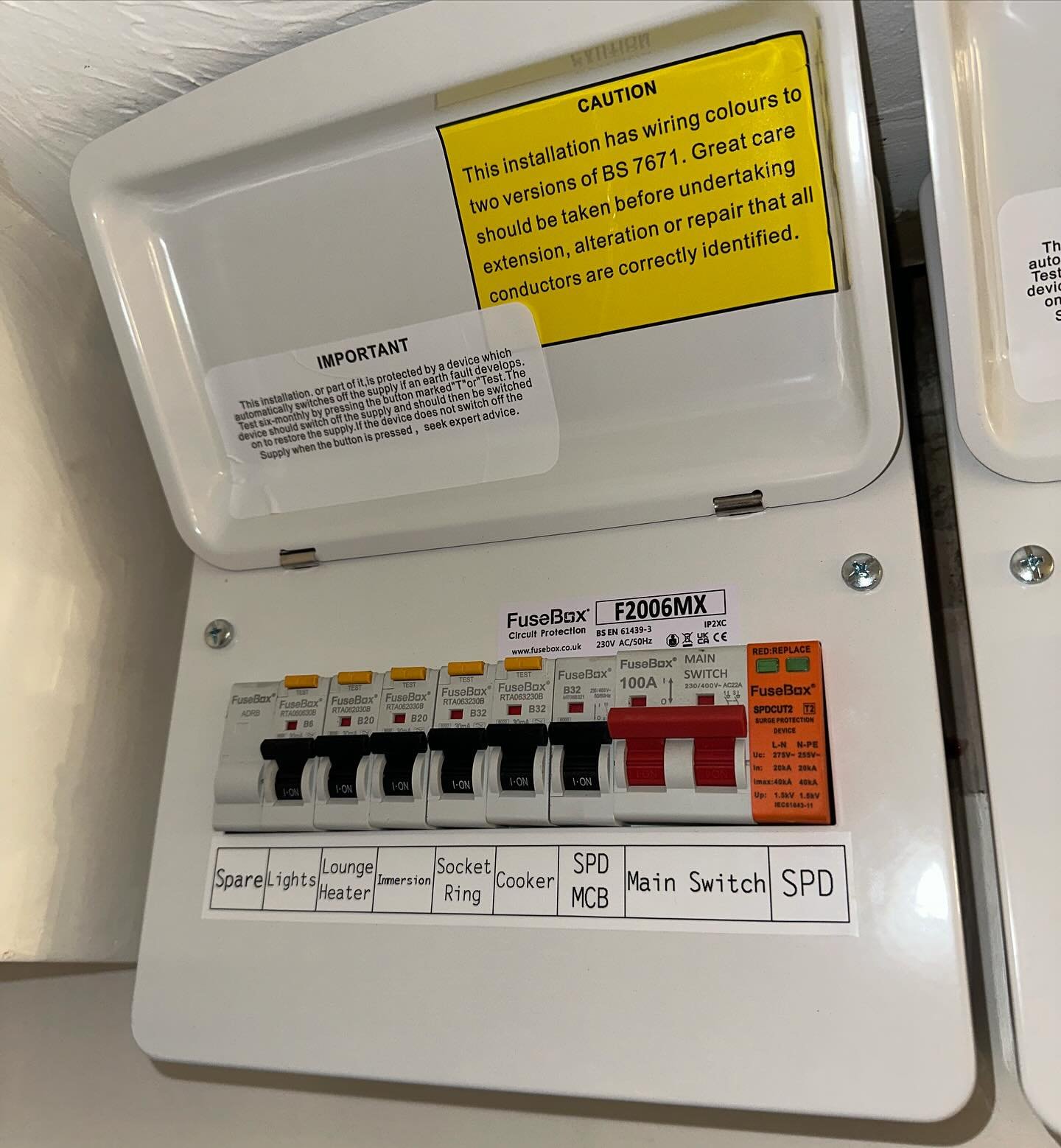 Another New @cpfusebox RCBO Consumer Unit Fitted This Week For One Of Our Local Estate Agents 😍

Need an upgraded Consumer Unit or any electrical work? 

Call Snow Electrical for a FREE quote on 07780375250

#Schneider #SchneiderElectric #rewire #AI