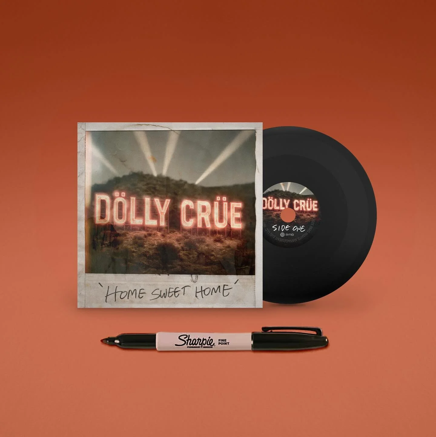 tv0070
M&ouml;tley Cr&uuml;e (@motleycrue)
Side A: Home Sweet Home (feat. Dolly Parton)
Side B: Home Sweet Home (Original)
Available: Target
#tinyvinyl