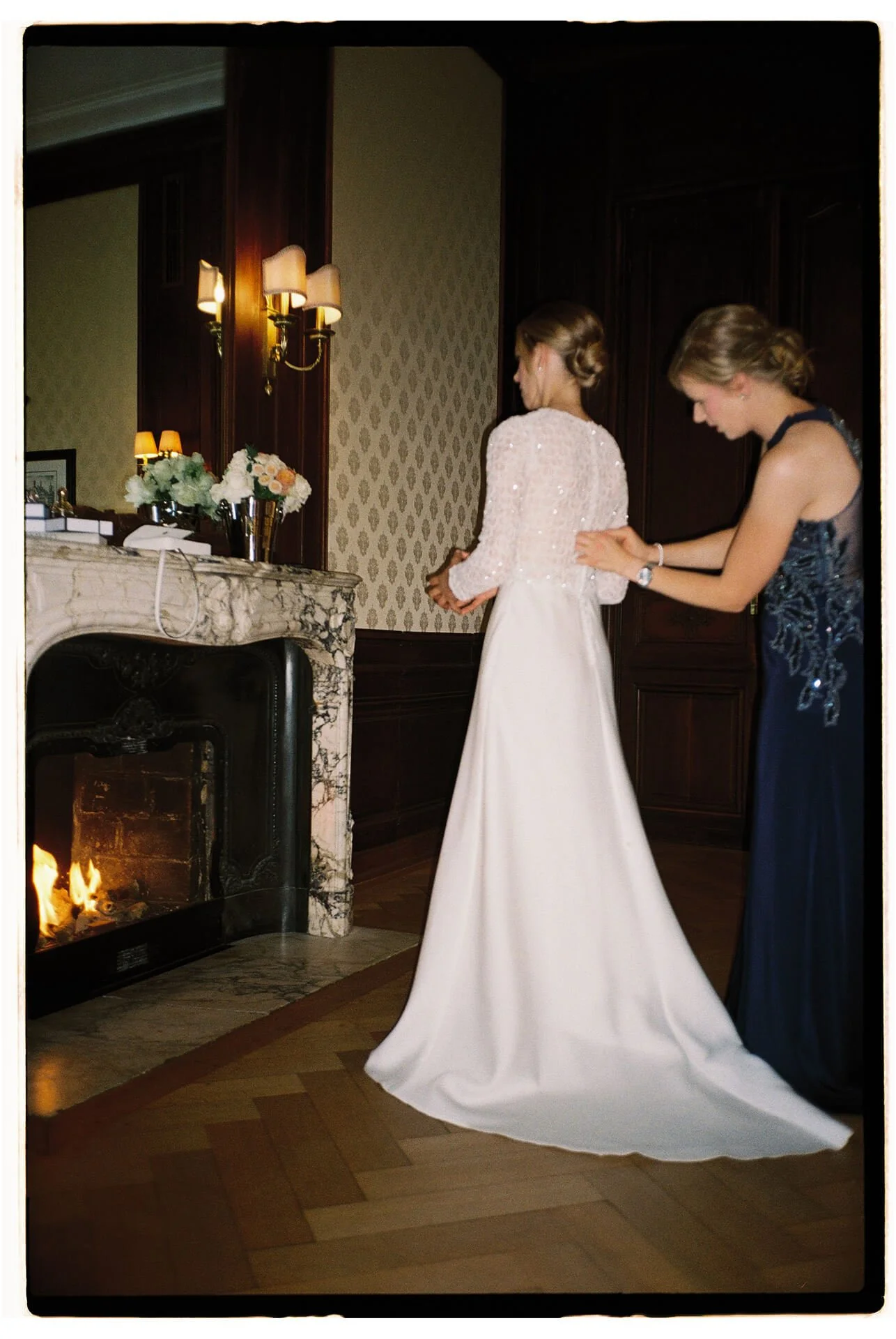 Getting ready in Villa Rothschild during the wedding morning, analog photography