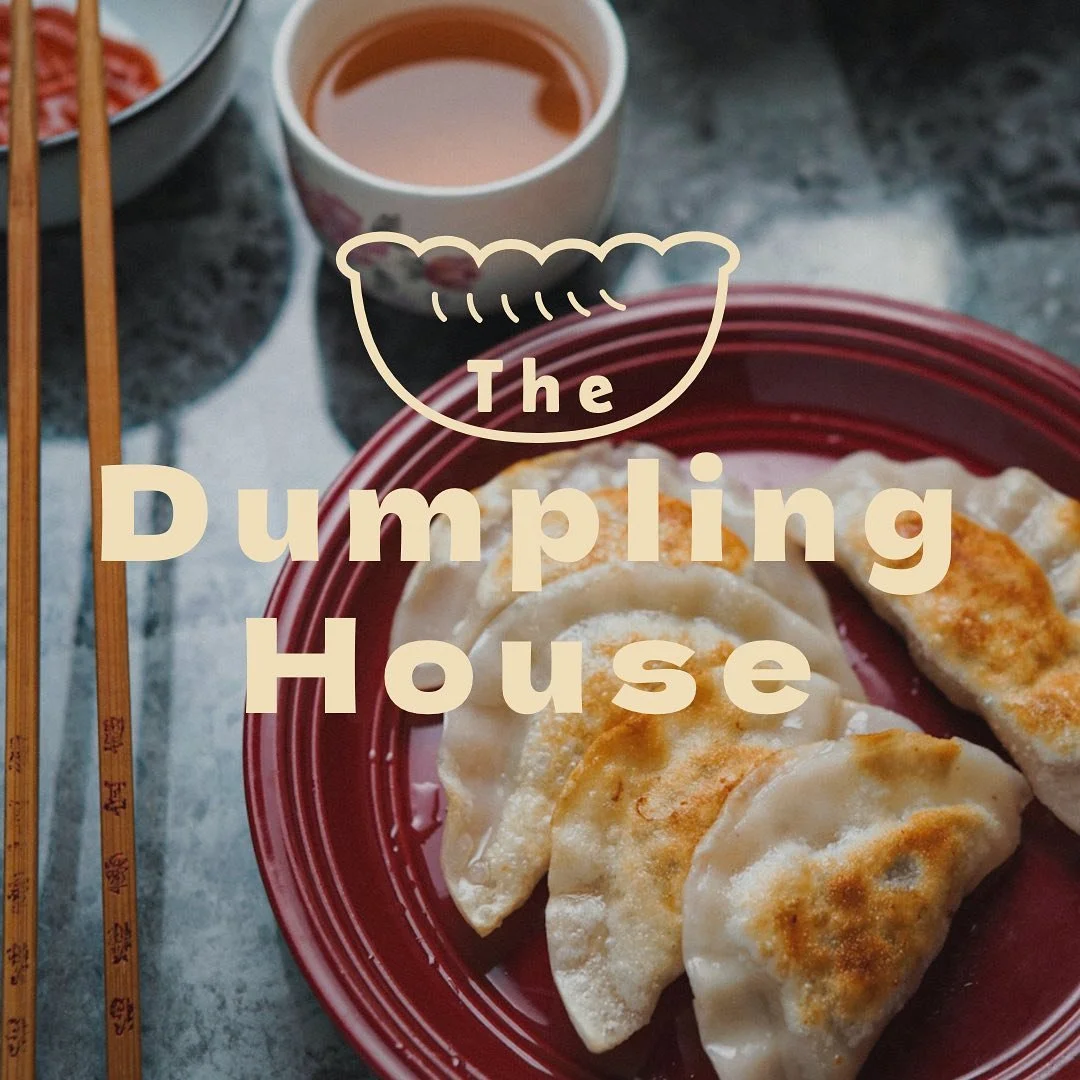 .
⁡
SNS Graphic Images...
⁡
⁡
Brand Name：The Dumpling House
Restaurant Type：ダンプリング（餃子やシューマイの専門店）
店内で飲食＆テイクアウトも可能
Target：20代〜30代後半のアジアのご飯が好きな人、さくっと美味しいダンプリングが食べたい人
Visual Keywords：Fun&quot;楽しい&quot; / Welcoming &quot;ウェルカム感&quot; / Fasyapuick &quot;手軽