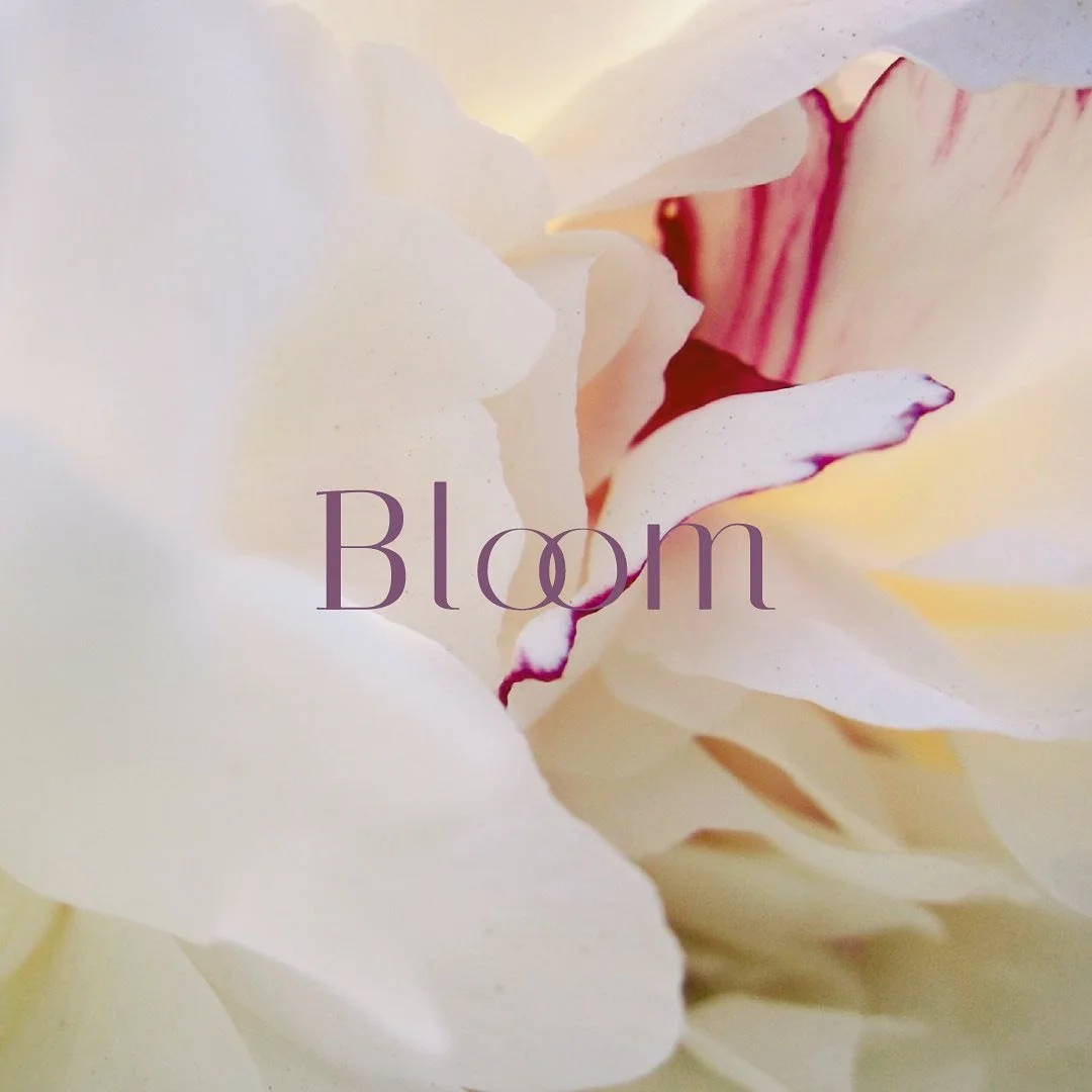 .
⁡
Images...
⁡
⁡
Brand Name: Bloom
Product Type: コンドーム
Target：10代後半〜30代女性
Visual Keywords： Adulting (大人)/Playful(遊び心)
⁡
⁡
⁡
@miyuki.nsmr 
#voyageデザイナーズクラブチャレンジ 
#voyageデザイナーズクラブ