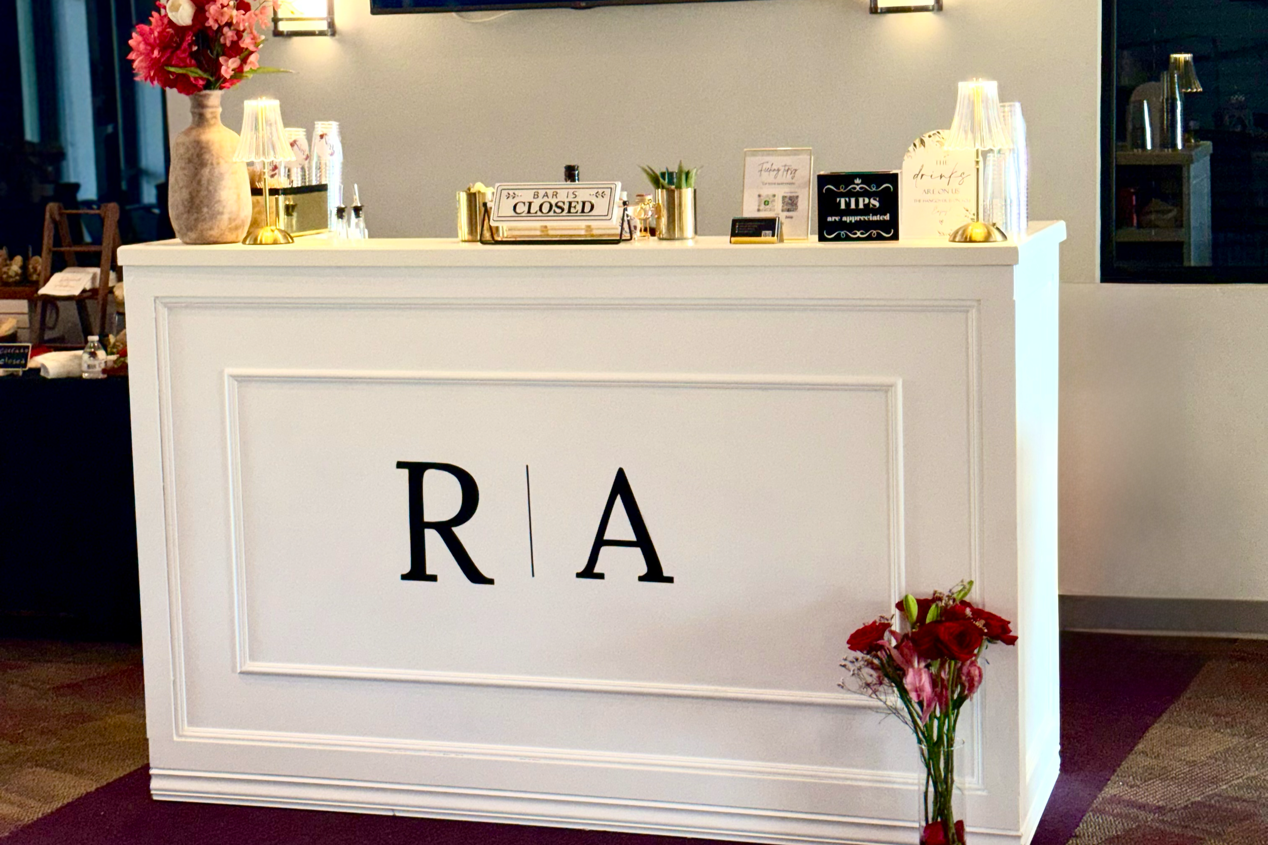 A luxury white wedding mobile bar of pisco mixers mobile bar in Orlando