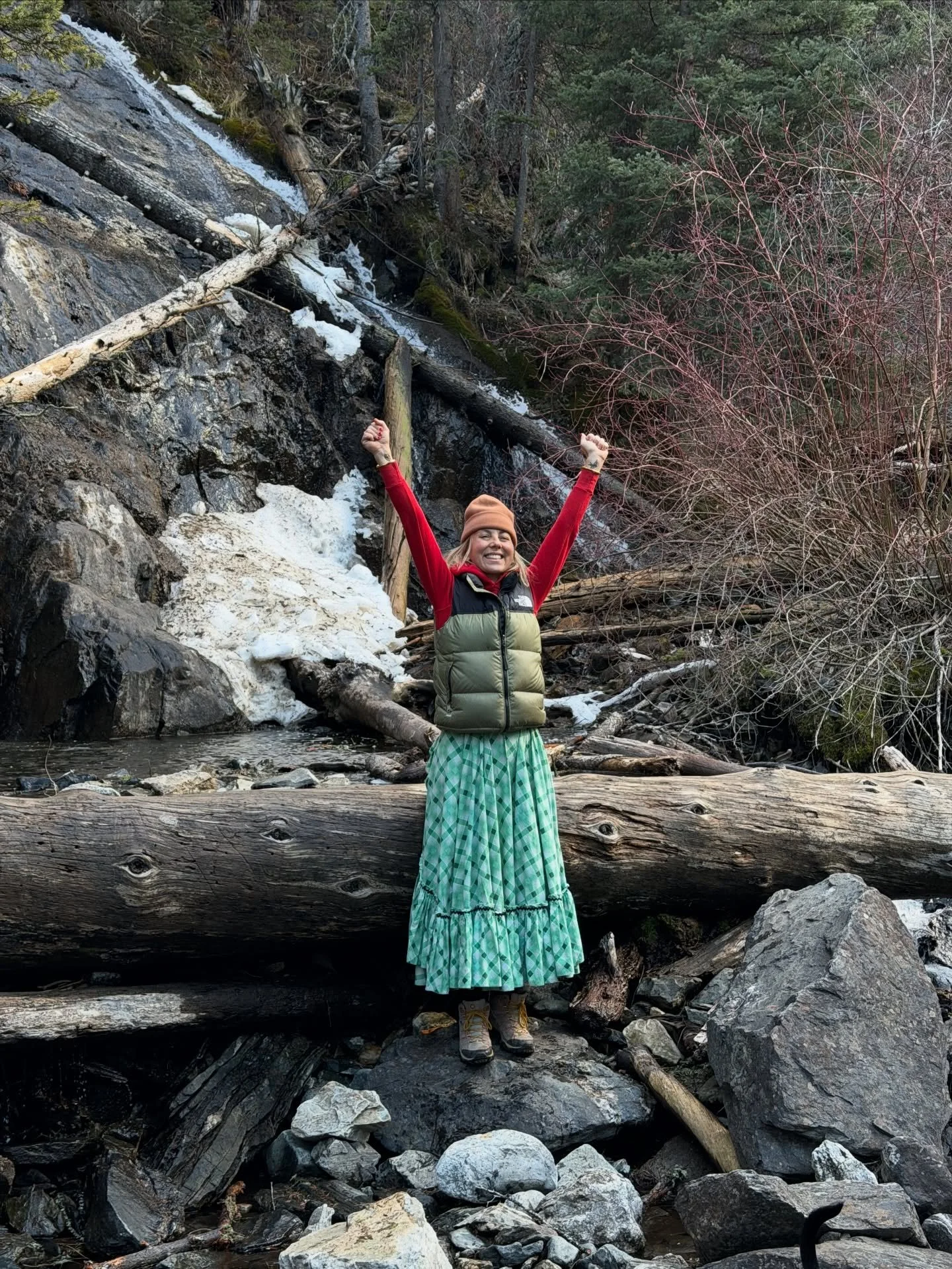 December Part 2: Lucky&rsquo;s first 2 miler up Pine Creek with major obstacle course / @crazysmontana brekkie en route to White Sulpher Springs for a soak

@michaelsmoler