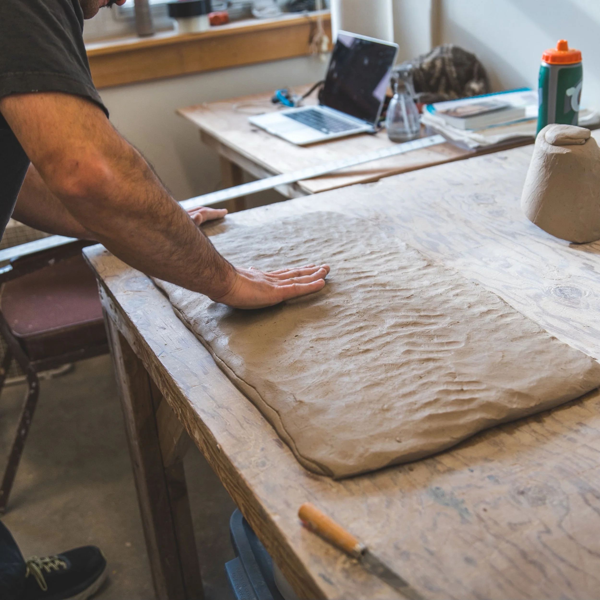 Working mainly with local clay, Dante Gambardella first creates a canvas-like plane on which he pours glaze, allowing for chance and surprise. Neither purely abstract nor totally representational, these paintings work through suggestive forms and col