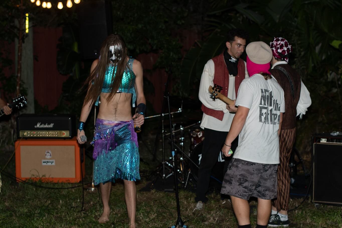 did not sell a single doubloons worth of merch and i KNOW im not getting the deposit back on this costume
-
-
-
📷📸 - @sabella_christine