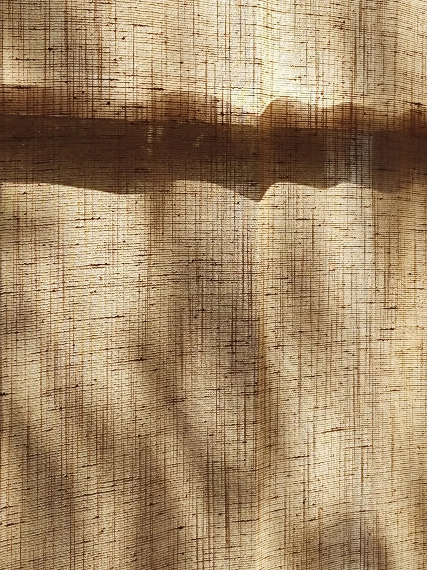 Amber mesh draperies to counter this cold weather 🟤🟠 🍂 @mercurio.design.studio installed these unlined 'sheer basics' mesh drapery by @kravet1918. They add so much warmth to the space without feeling too heavy. Thank you @threadworkroom for always