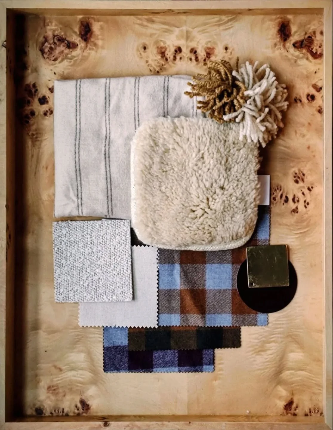 Finish Palette for a recently completed guest bedroom 
.
.
.
@mercurio.design.studio #mercuriodesignstudio
#interiordesign #bostondesign #bostondesigner #interiors123