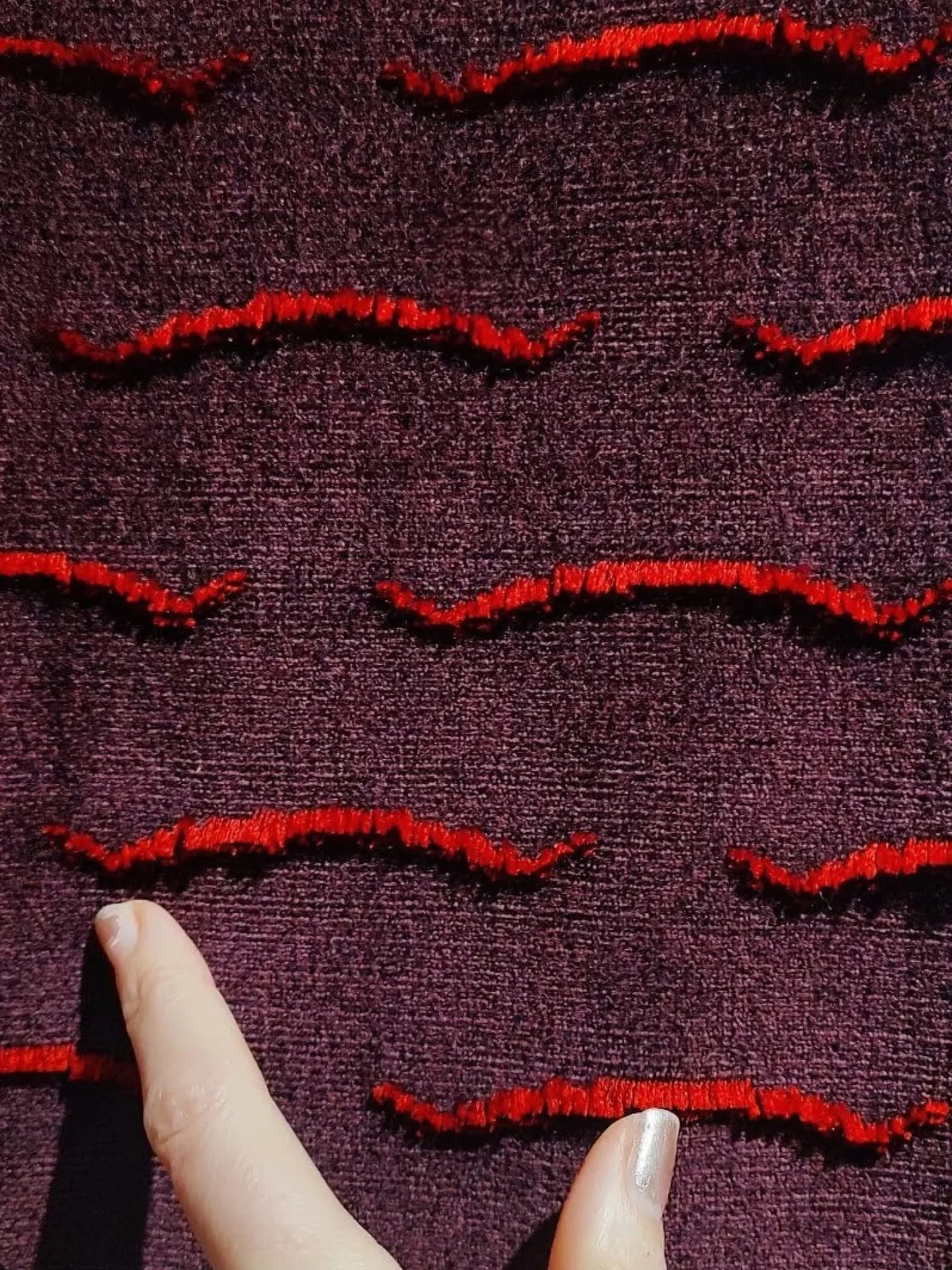 I really love this red-on-red @dedarmilano 'Nouvelles Vagues' jacquard velvet. It's got depth, texture, sheen, and color. It's a playful interpretation of a tiger print that doesn't feel tacky or dated. Would love to do this on a sectional sofa with 