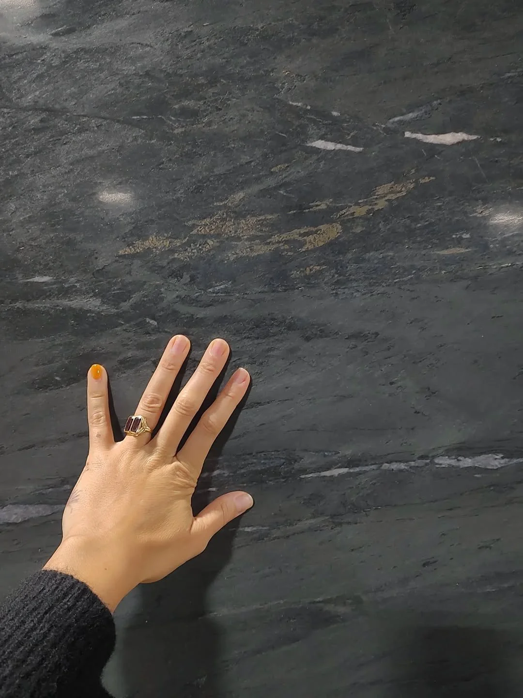 Soapstone, honestly one of my favorite unsung heroes for kitchen countertops! 🪨
.
.
Soapstone is super dense, which means it's less likely to chip or crack than say, granite or marble. It's heat-resistant and low maintenance. It feels silly smooth t