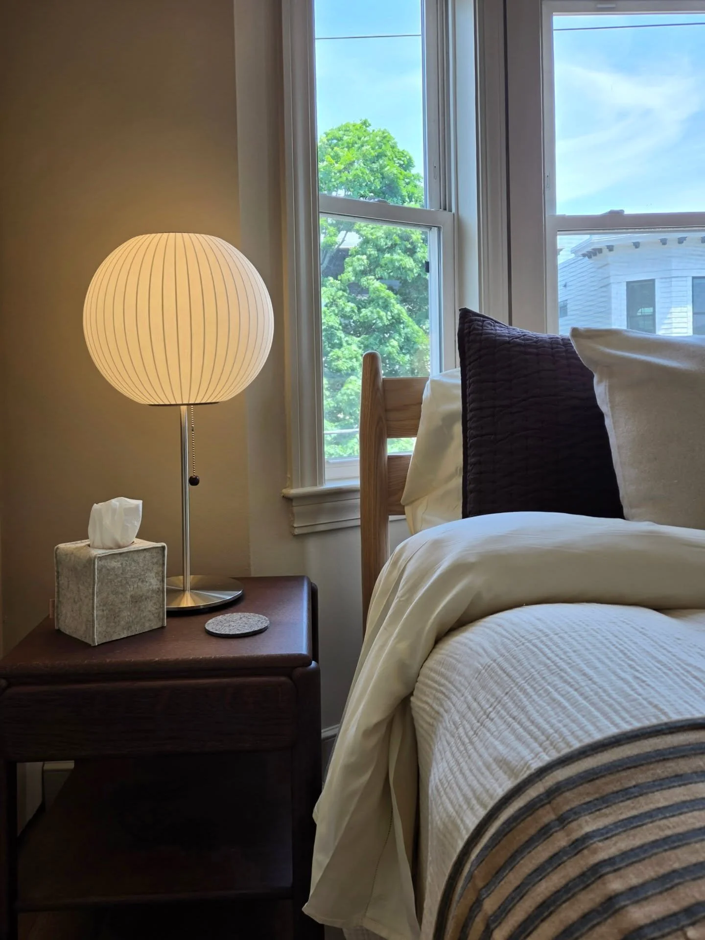 Comfy cozy summer refresh, with these classic bedside Nelson bubble and pear lamps.