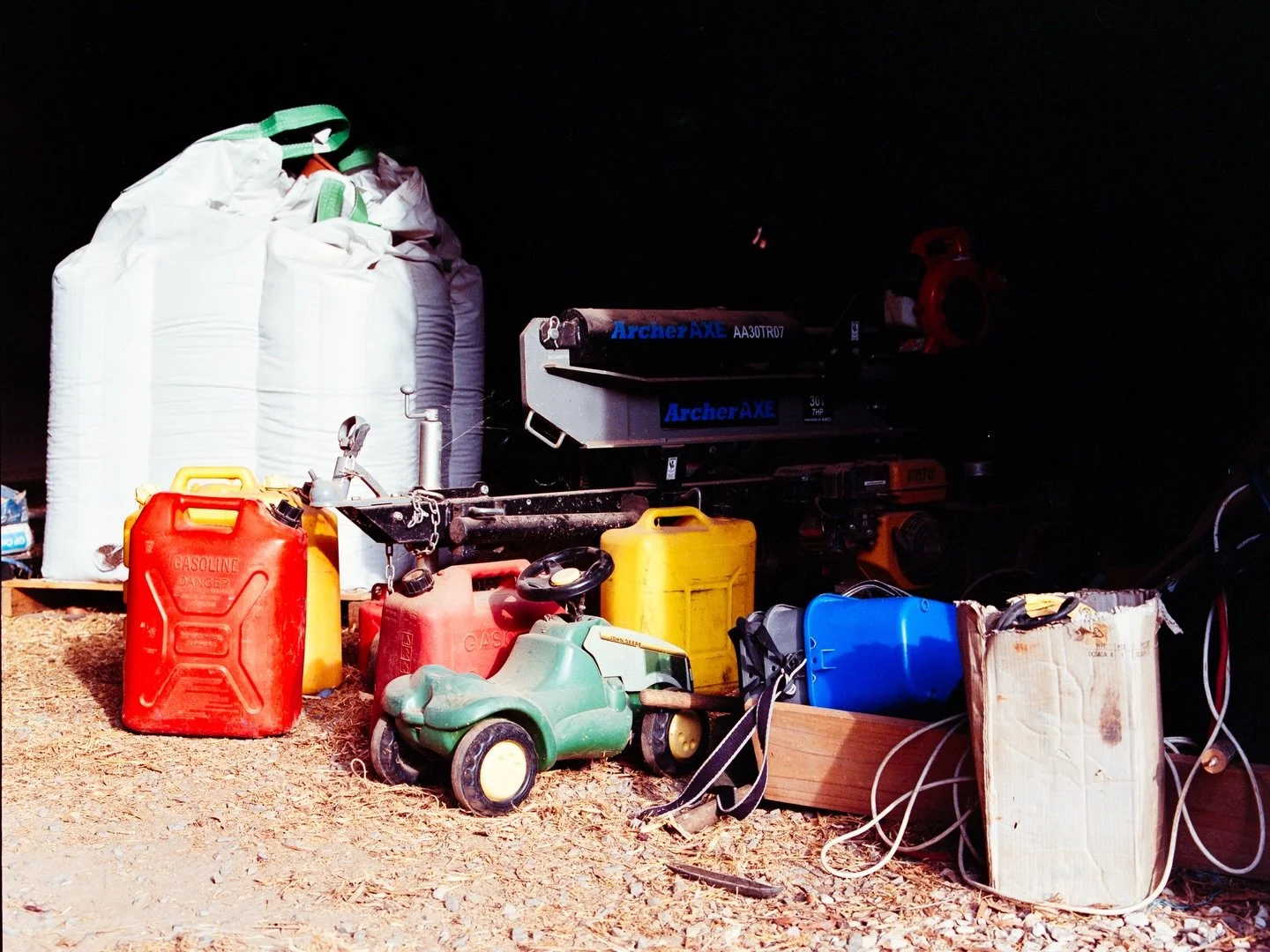 Autumnal afternoons on the @jaumafarm homestead. 

Shot on a Bronica ETRS with Portra 400
