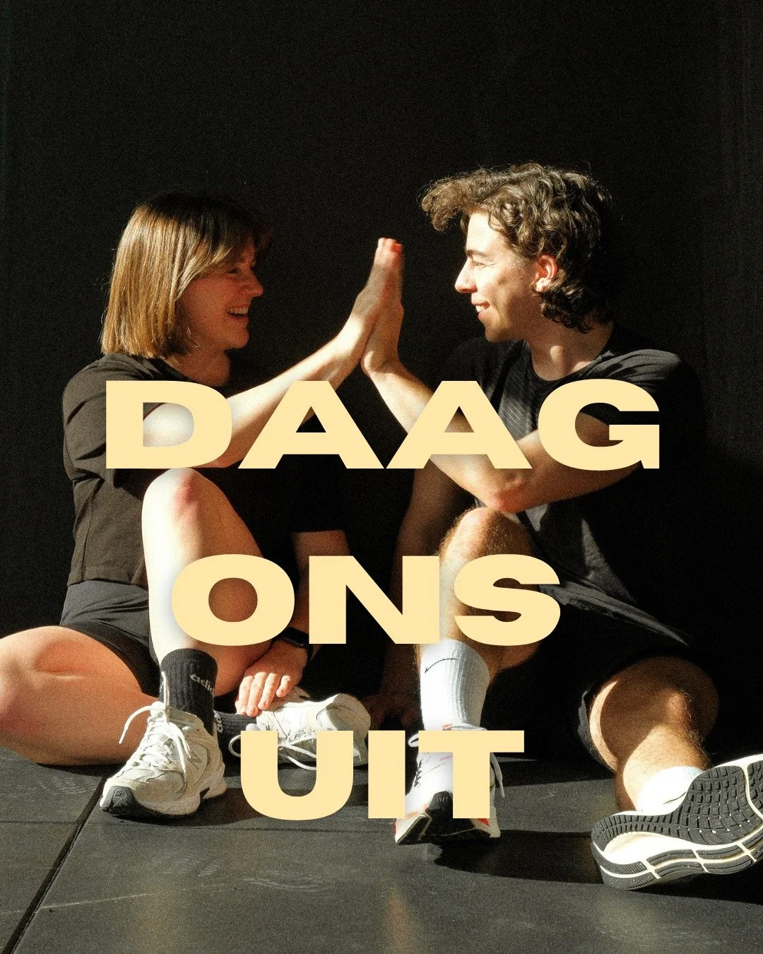 Jullie trainen met ons, dus wij ook met jullie! 💥

Welke gekke, zware of hilarische oefening wil jij ons zien doen?
👉 Drop het in de comments!

Maar pas op, als we het leuk vinden komen ze misschien terug in de training 😉