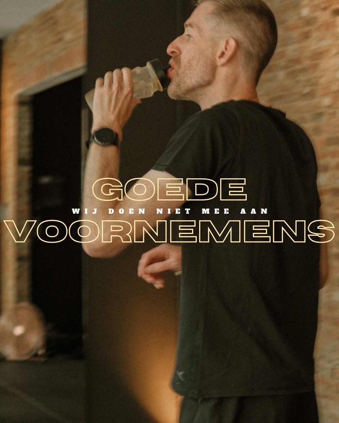 Nee serieus&hellip; wij zijn z&oacute; klaar met goede voornemens.

Waarom? Omdat ze vaak veel te hoge verwachtingen scheppen en jij je daardoor automatisch &ldquo;faalgevoelens&rdquo; cadeau krijgt wanneer je ze niet volhoudt.

Je hoeft &eacute;cht 