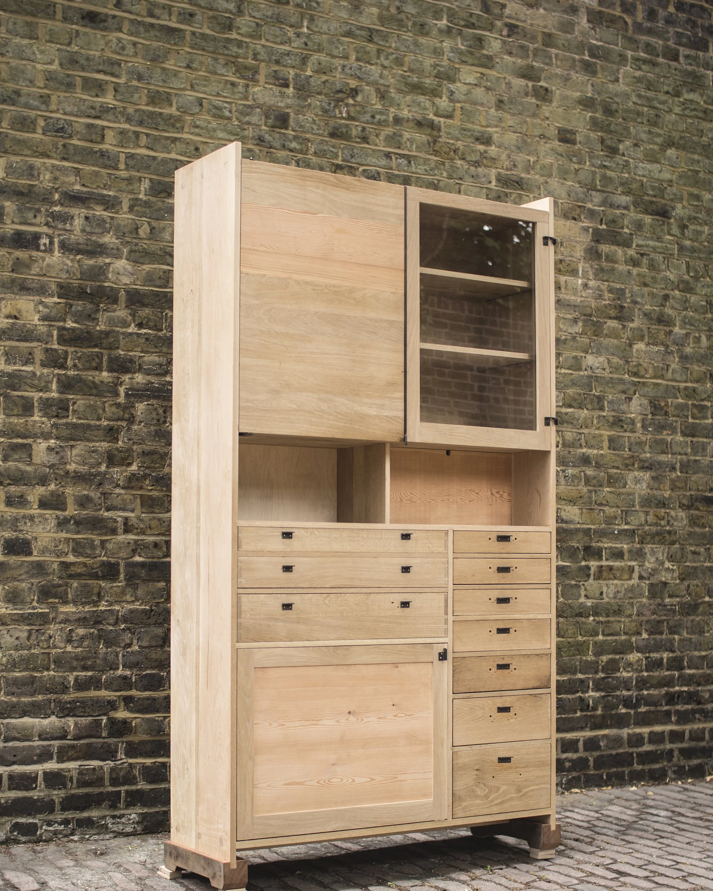 tessa1cupboard.jpg