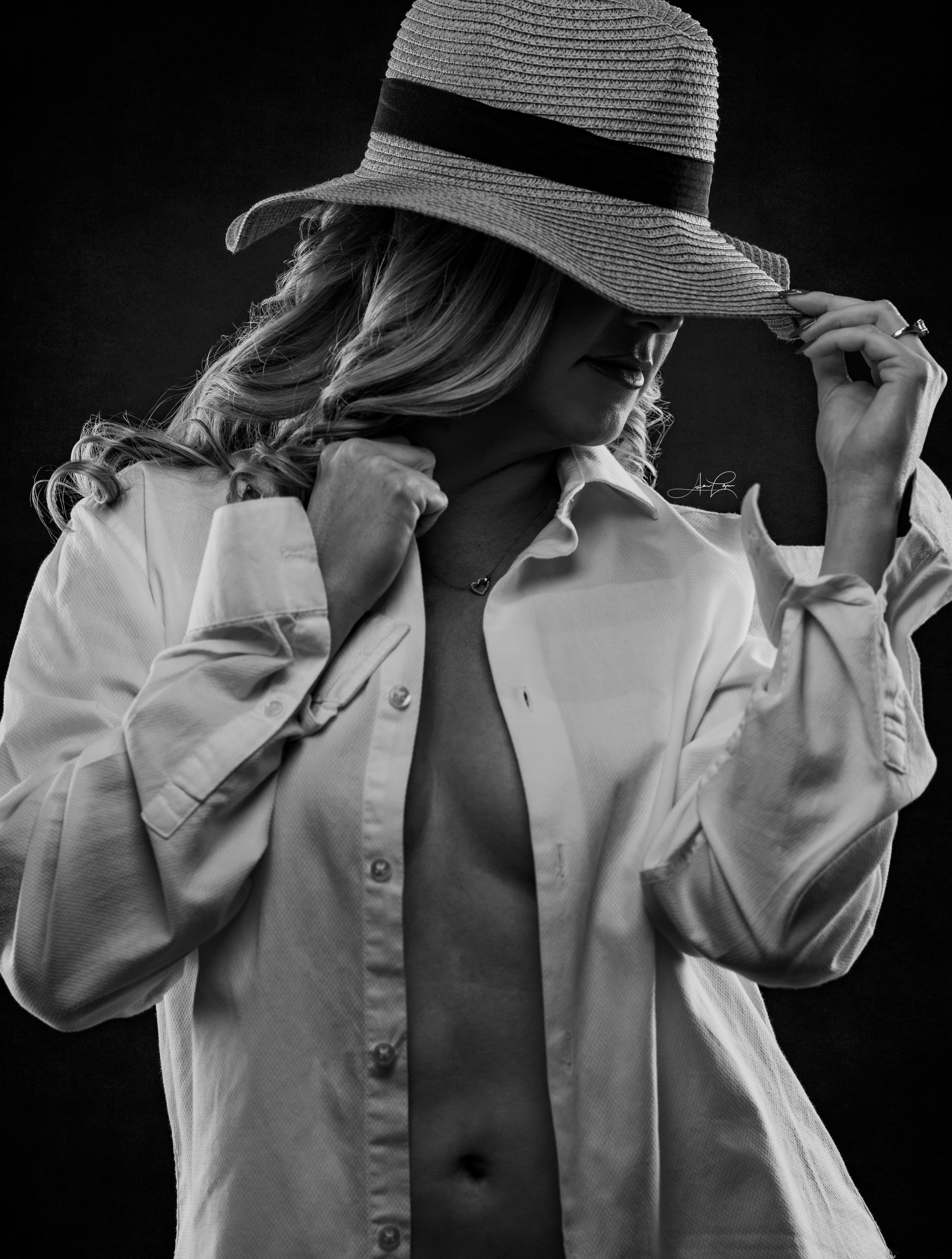 Hat blondie signed.png