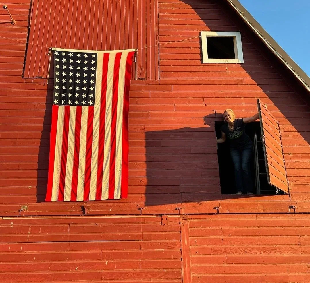 Barn Bonnie with Flag.jpg