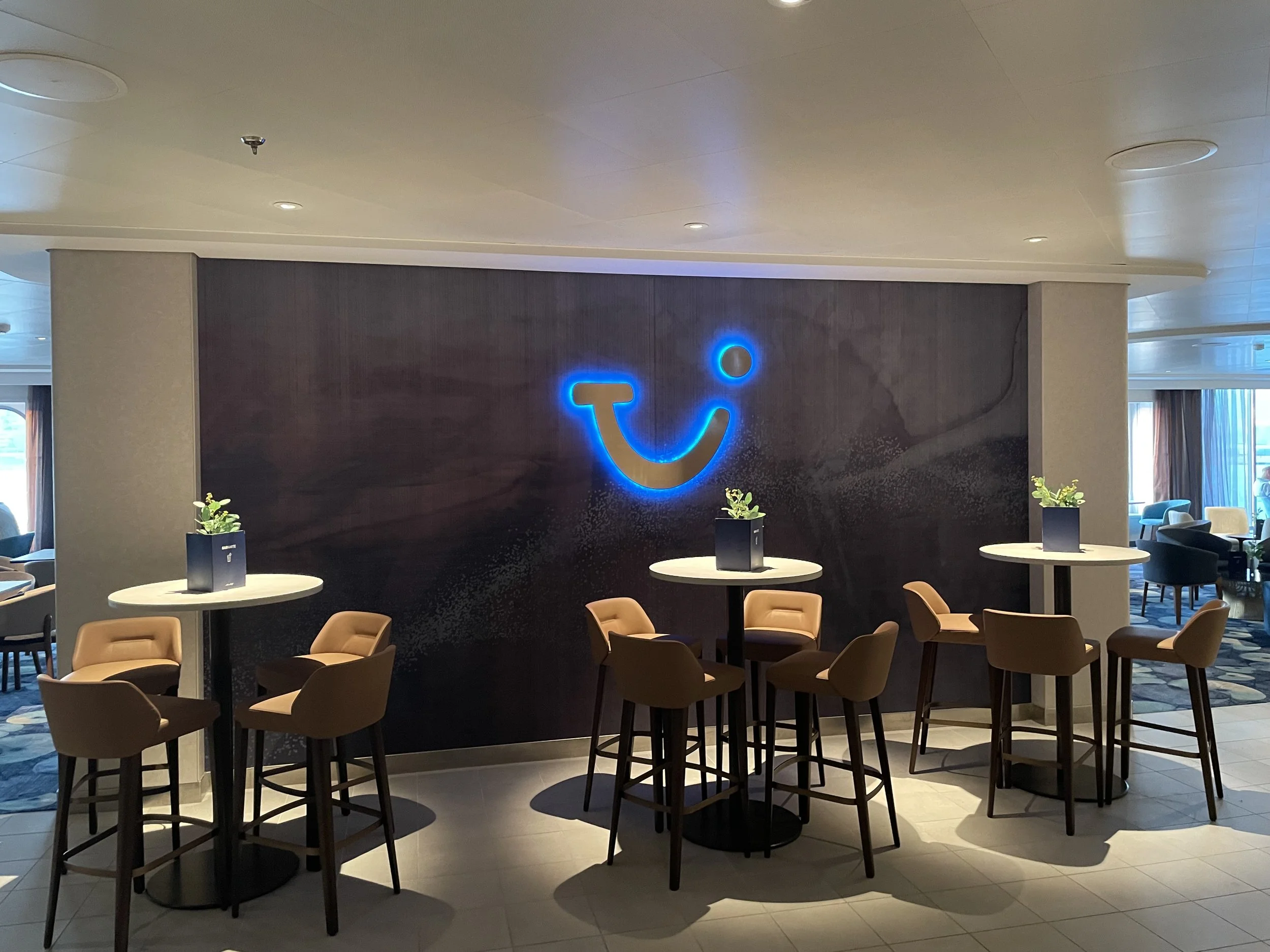 TUI ledsign.jpg