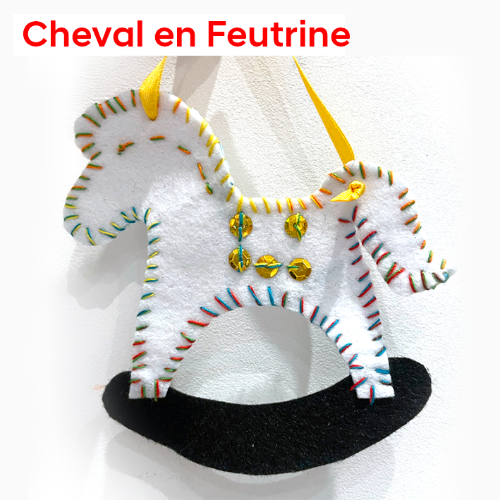 Couture avec “Zaza” : un Cheval en feutrine à suspendre