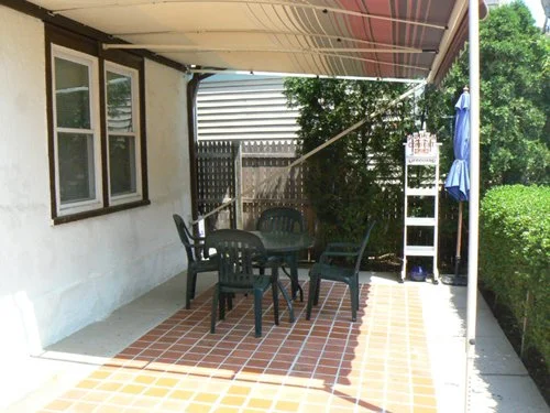 S.Outside3.084.jpg