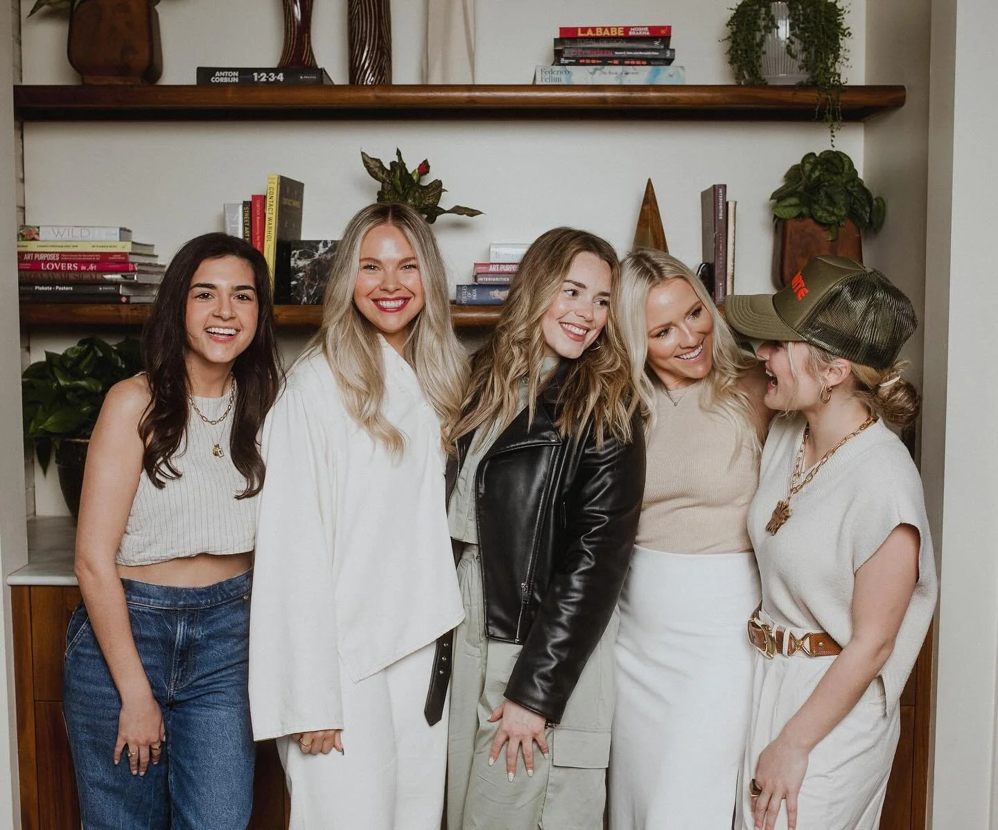 What a NIGHT! Thanks to all the corporate queens, budding entrepreneurs and female founders for showing up at WMN in Biz Nashville. We hope you left CONFIDENT and CONNECTED 🫶✨🤍
&bull;
Catch the next WMN in Biz NASH event on May 15th @sohohouse ✨