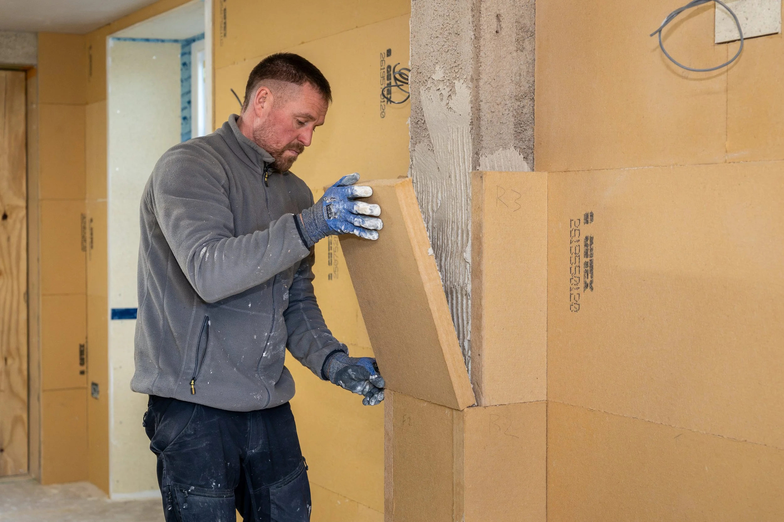 Newton Reigny Gutex-30 (2).jpg