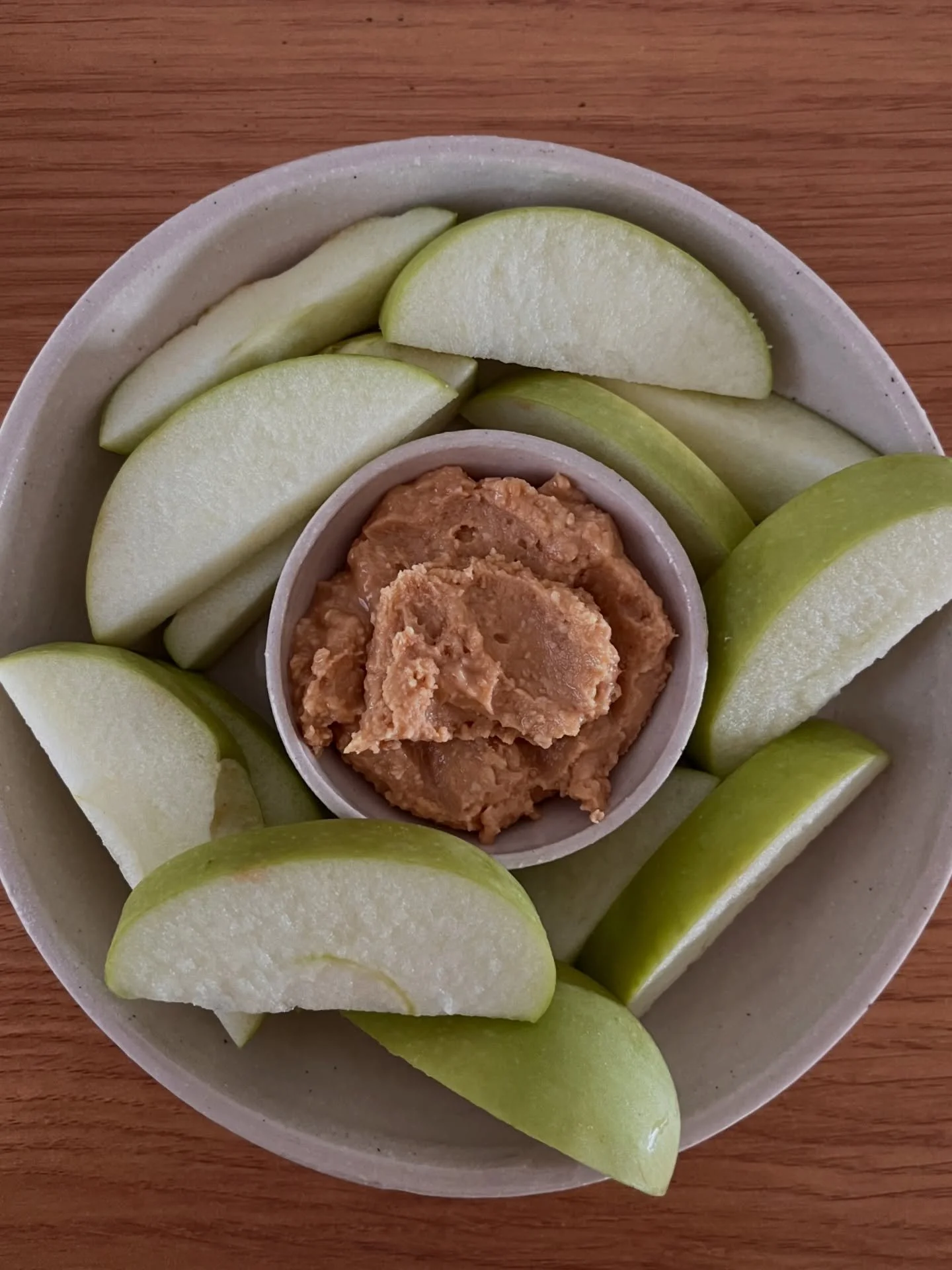 Chip &amp; Dip plate is not only ketchup and fries. I use mine for apples and peanut butter 🍏

Clean lines, white glaze. A classic ✨

#chipanddip #handmadepottery #functionalceramics #ceramics #potterylove
