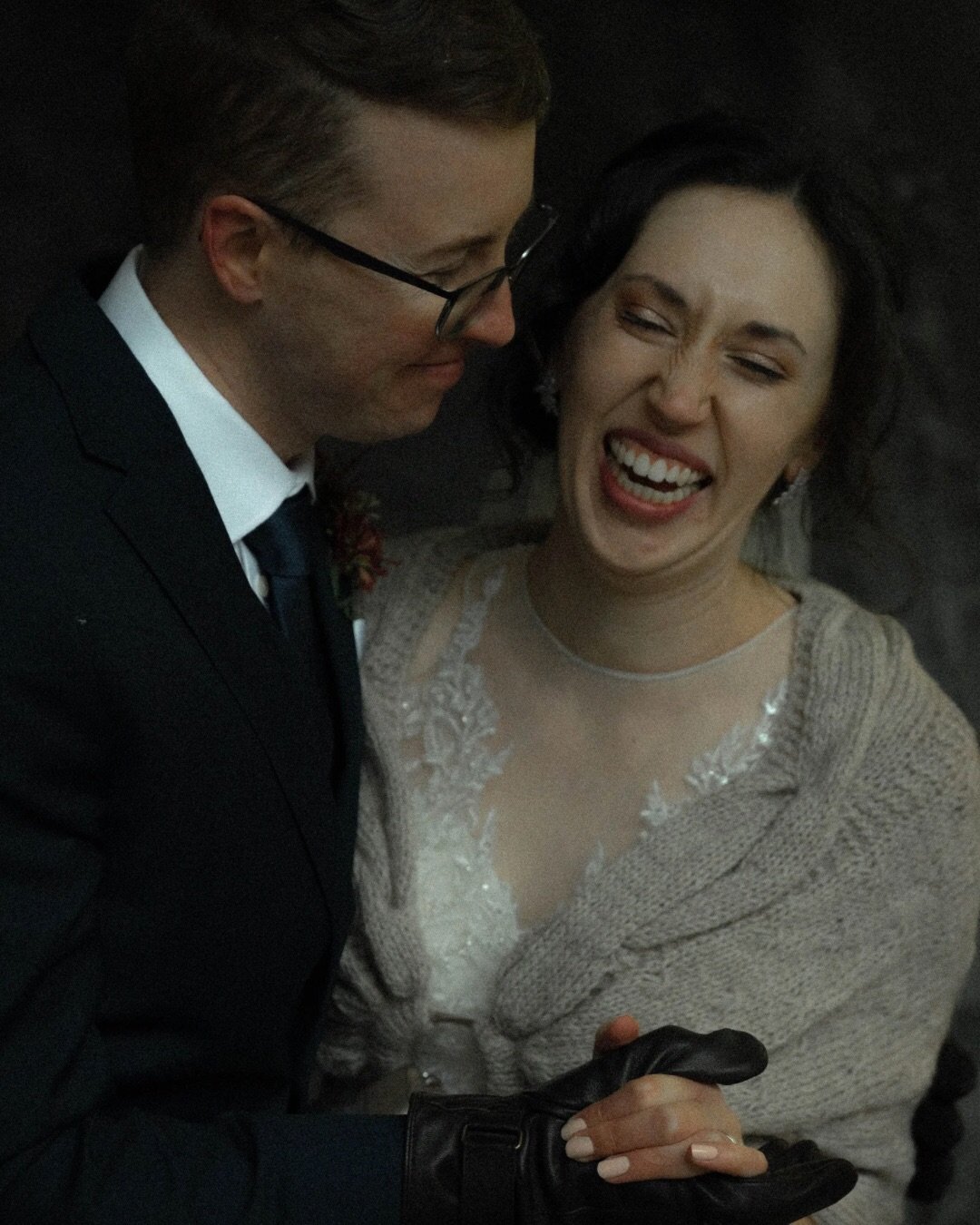 Emily &amp; Grant. 🤍

Grant a grandi sur l&rsquo;&icirc;le de Vancouver et Emily, sur l&rsquo;&icirc;le du Prince-&Eacute;douard. Comme par miracle, ils se sont rencontr&eacute;s apr&egrave;s qu&rsquo;il ait d&eacute;m&eacute;nag&eacute; au Qu&eacut