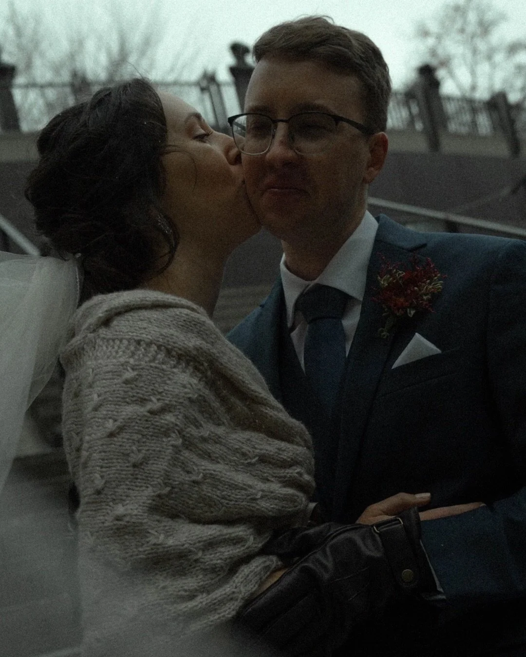 Emily &amp; Grant. 🤍

Grant a grandi sur l&rsquo;&icirc;le de Vancouver et Emily, sur l&rsquo;&icirc;le du Prince-&Eacute;douard. Comme par miracle, ils se sont rencontr&eacute;s apr&egrave;s qu&rsquo;il ait d&eacute;m&eacute;nag&eacute; au Qu&eacut
