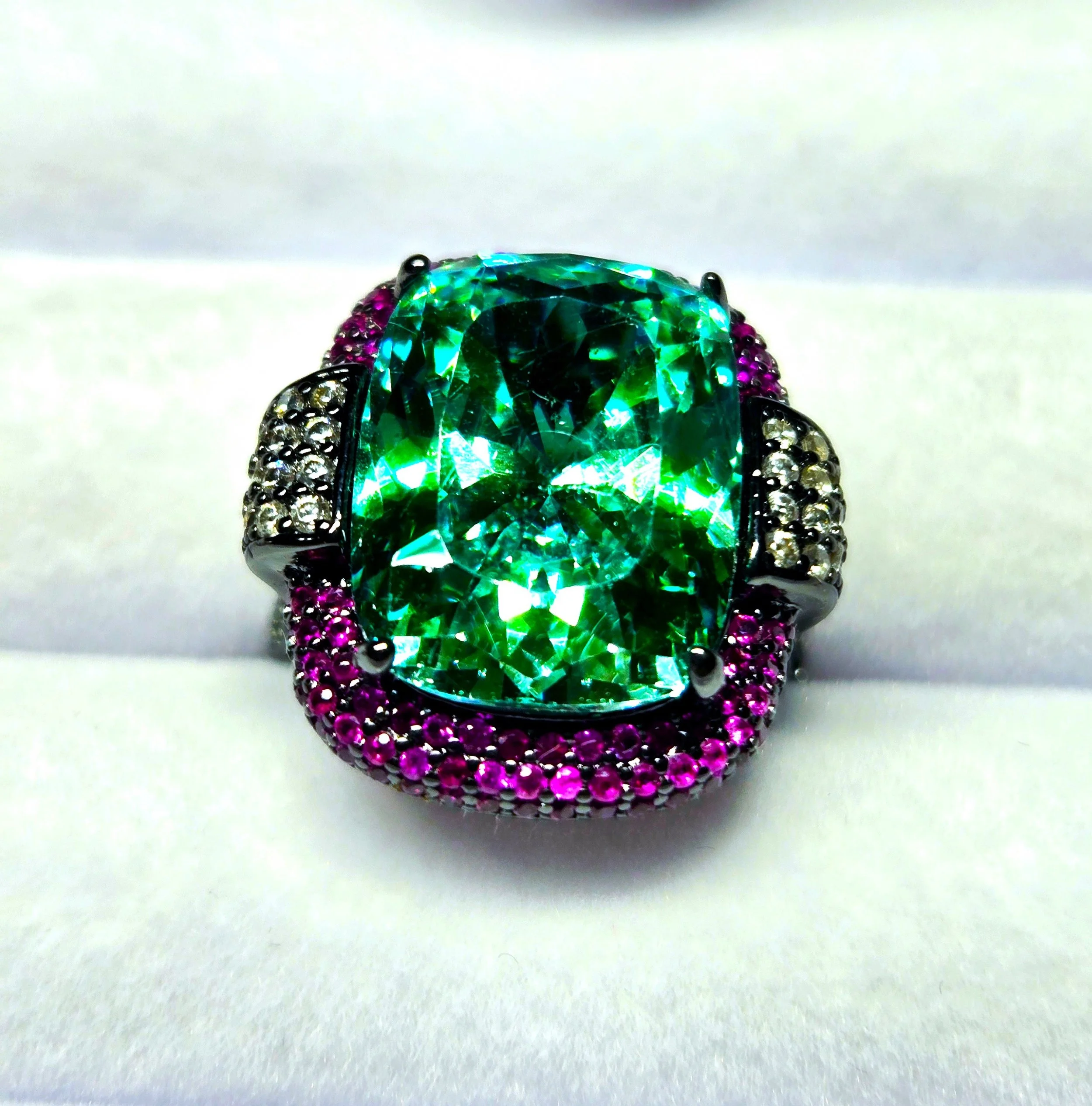 GREEN PARAIBA TOURMALINE 2.jpg