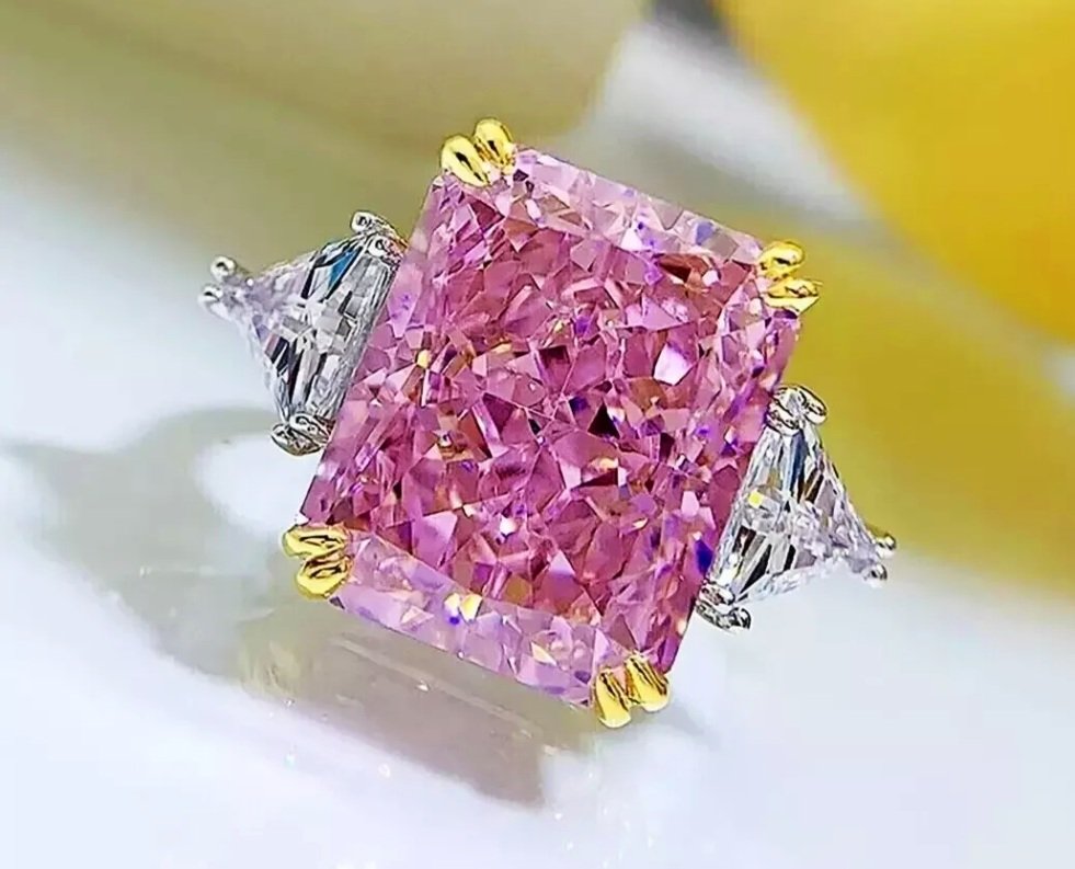 6+CARAT+VIVID+PINK+RADIANT.jpg