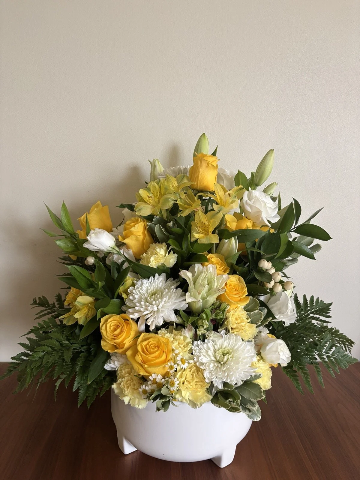 sympathy_flower_arrangement_extra_large_same_day_delivery_blume_ruhm_honolulu
