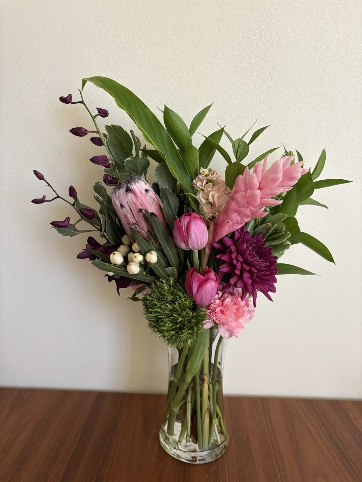designers_choice_tropical_mix_flower_arrangement_same_day_delivery_blume_ruhm_honolulu