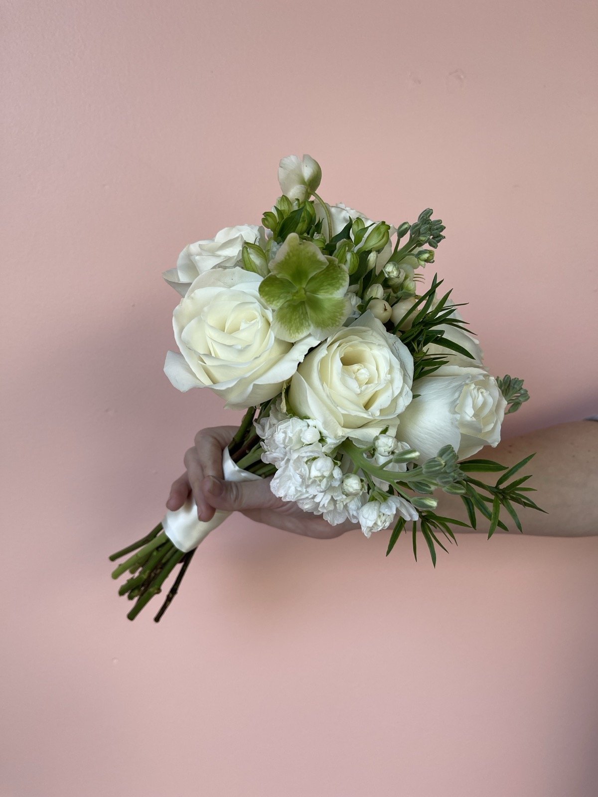 bridal_bouquet_white_flowers_small_same_day_delivery_blume_ruhm_honolulu