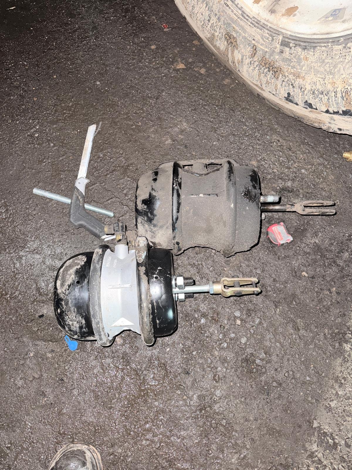 brake chamber replacement