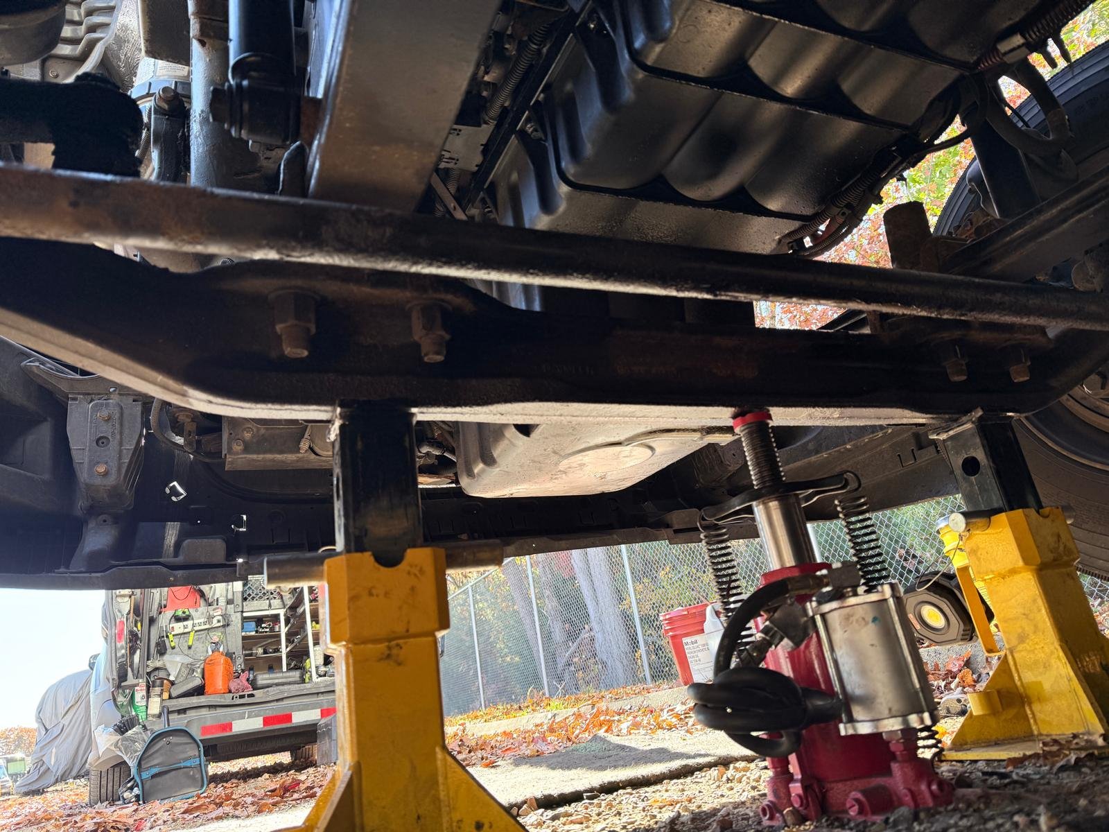 oil pan Cascadia