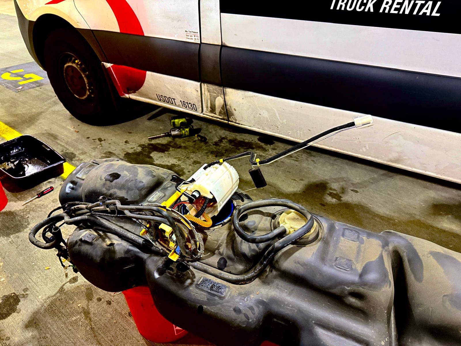 fuel tank gasoline/diesel mixed