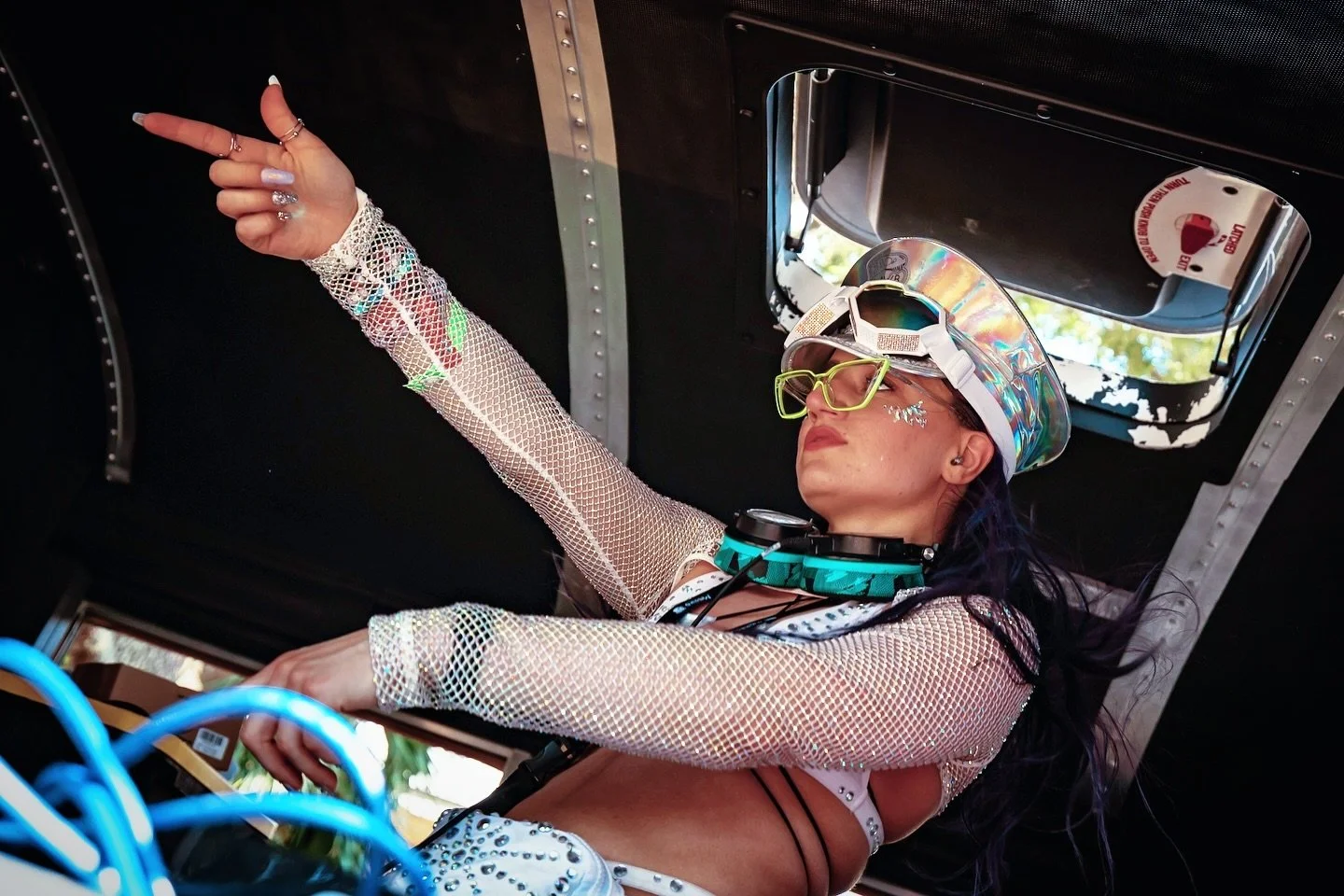 Put up your gun fingers! 👈👈😜