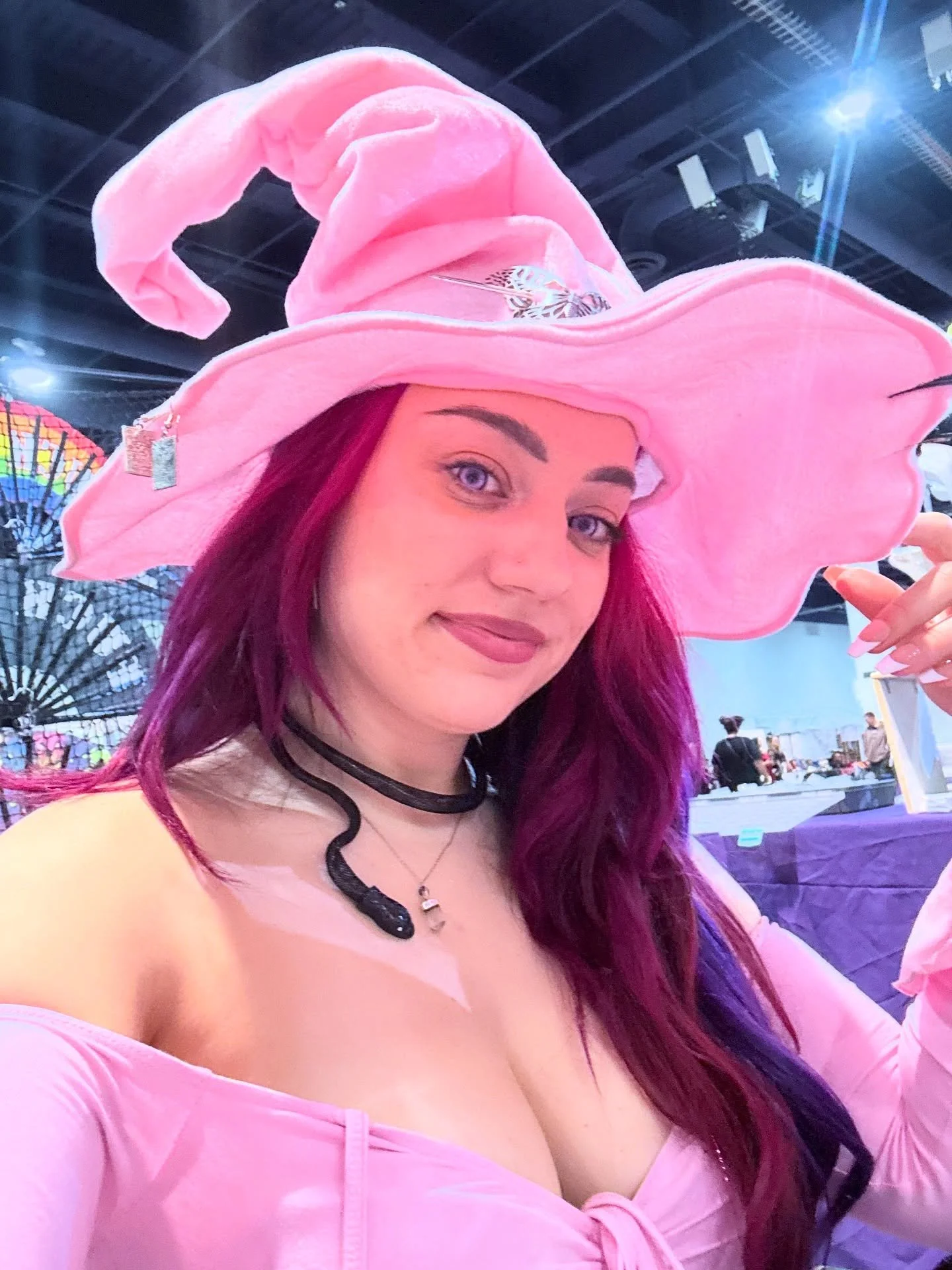 Reading Tarot in Las Vegas was so magical!🩷@grimoireacademy !🩷 #lasvegas #vegas #tarot #pinkwitch