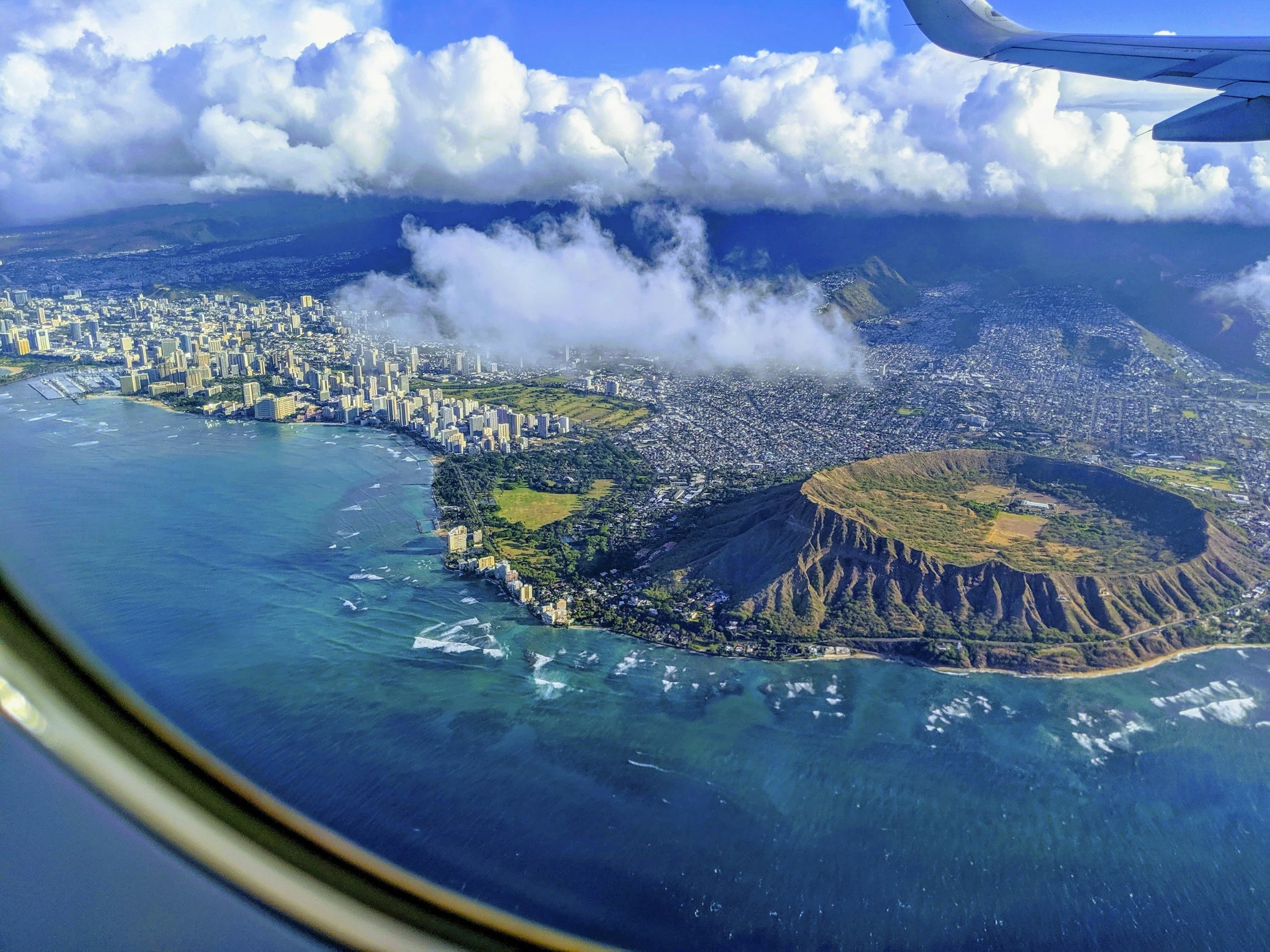 The Best Time of Year to Charter a Yacht in Hawaii