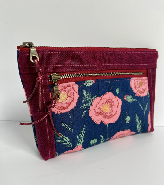 Ruby pouch.png