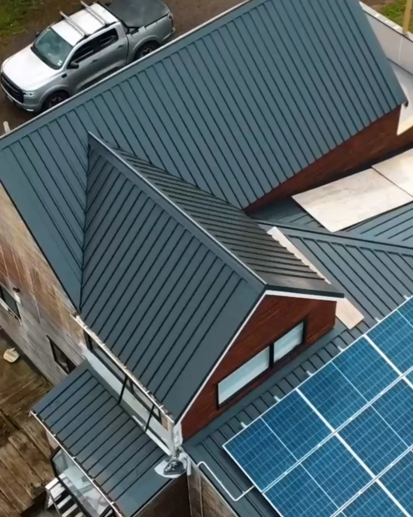 Is it time for a new roof? 💦 

Autumn is filling fast 💨  Don't wait until it's pouring rain to ask for help. Trust the team at JR Roofing Ltd to upgrade and protect your investment with a @colorsteelnz roof for years to come. 

Contact us today for